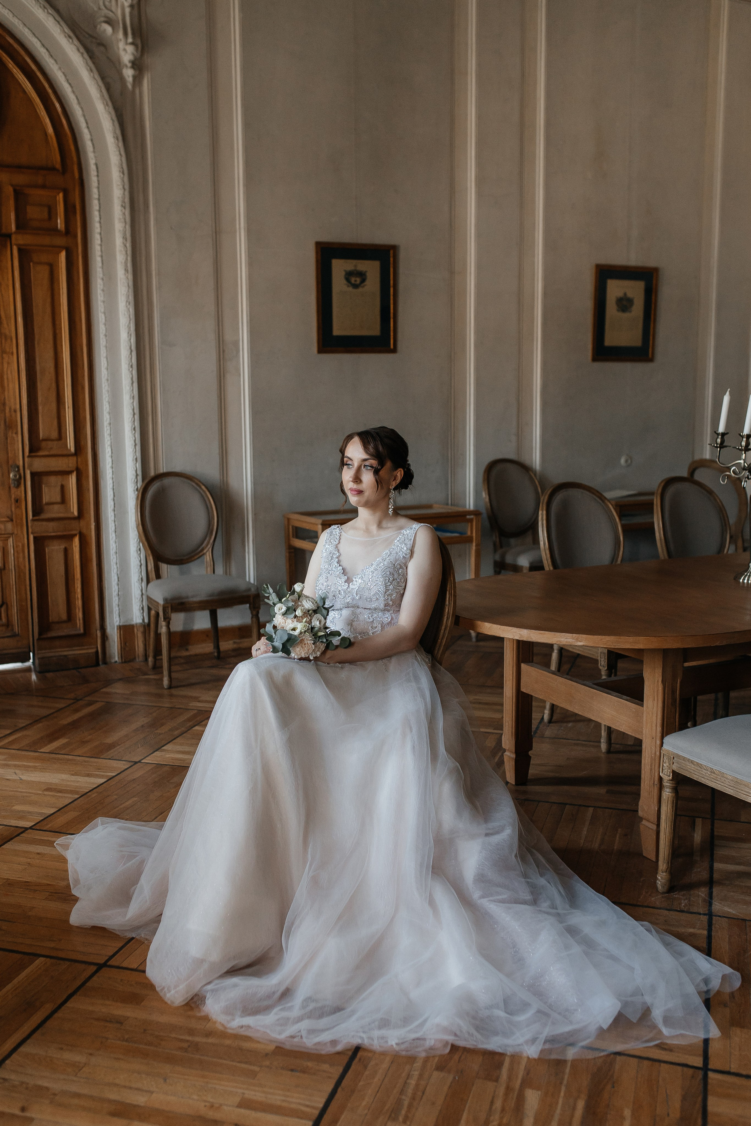 Свадебная фотосессия в Библиотеке-читальне имени Пушкина. Свадебный фотограф в Москве Дарья Олендарёва