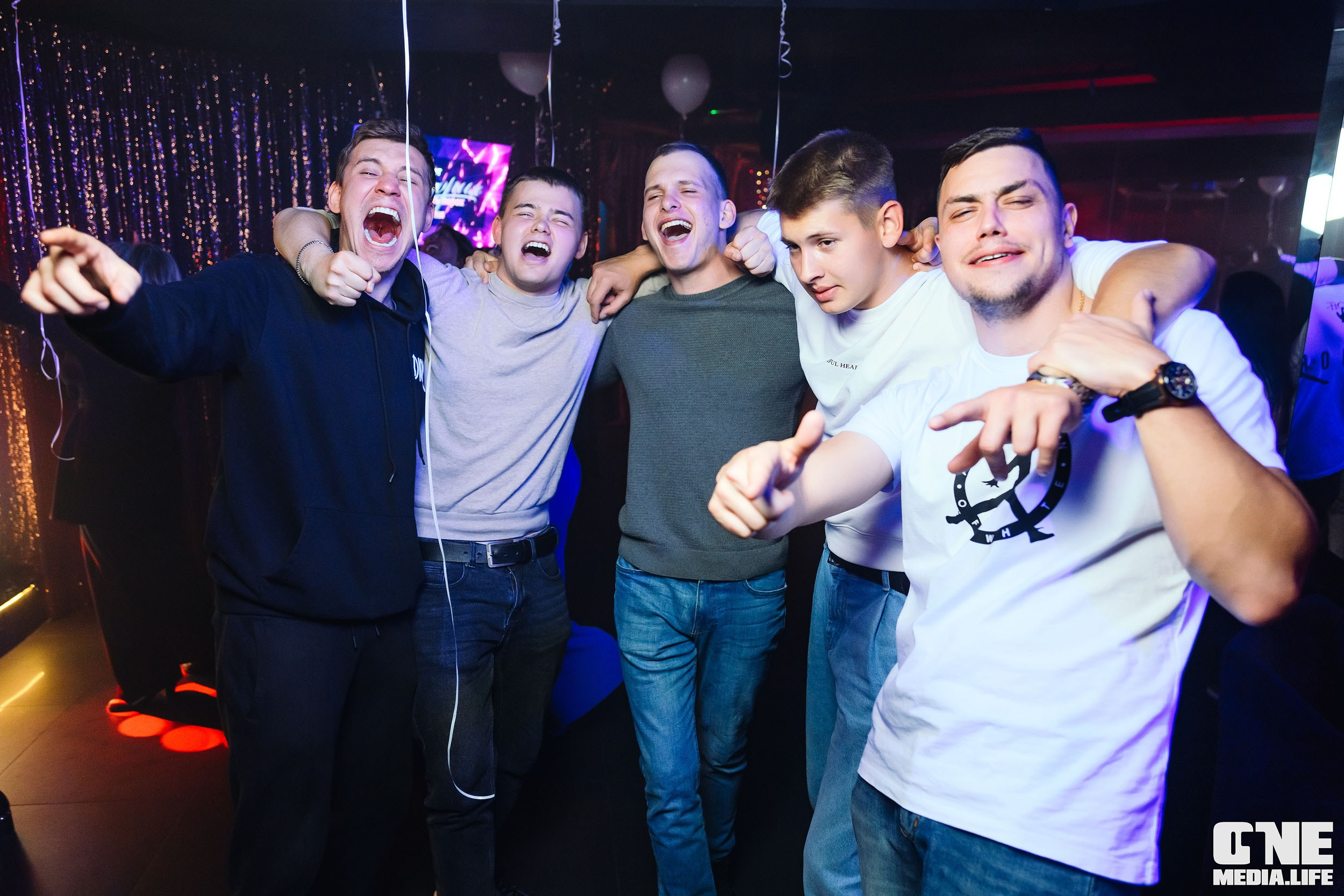 Фотоотчет с вечеринки в караоке-клубе Эйфория. One Media Life: фоторепортажи, фотоотчеты с мероприятий и заведений
