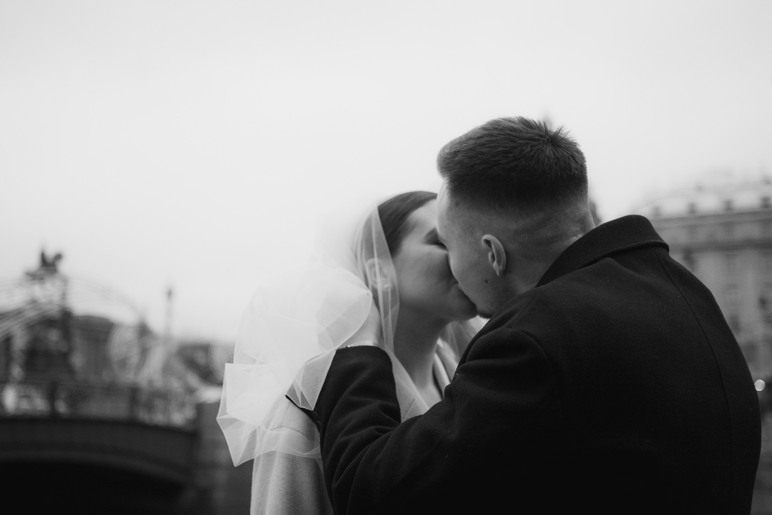 Чб кадры со свадебной прогулки Льва и Дарьи. Professional photoartist in St. Petersburg (wedding, reportage, portrait, model book, love story) Alexander Shvedov