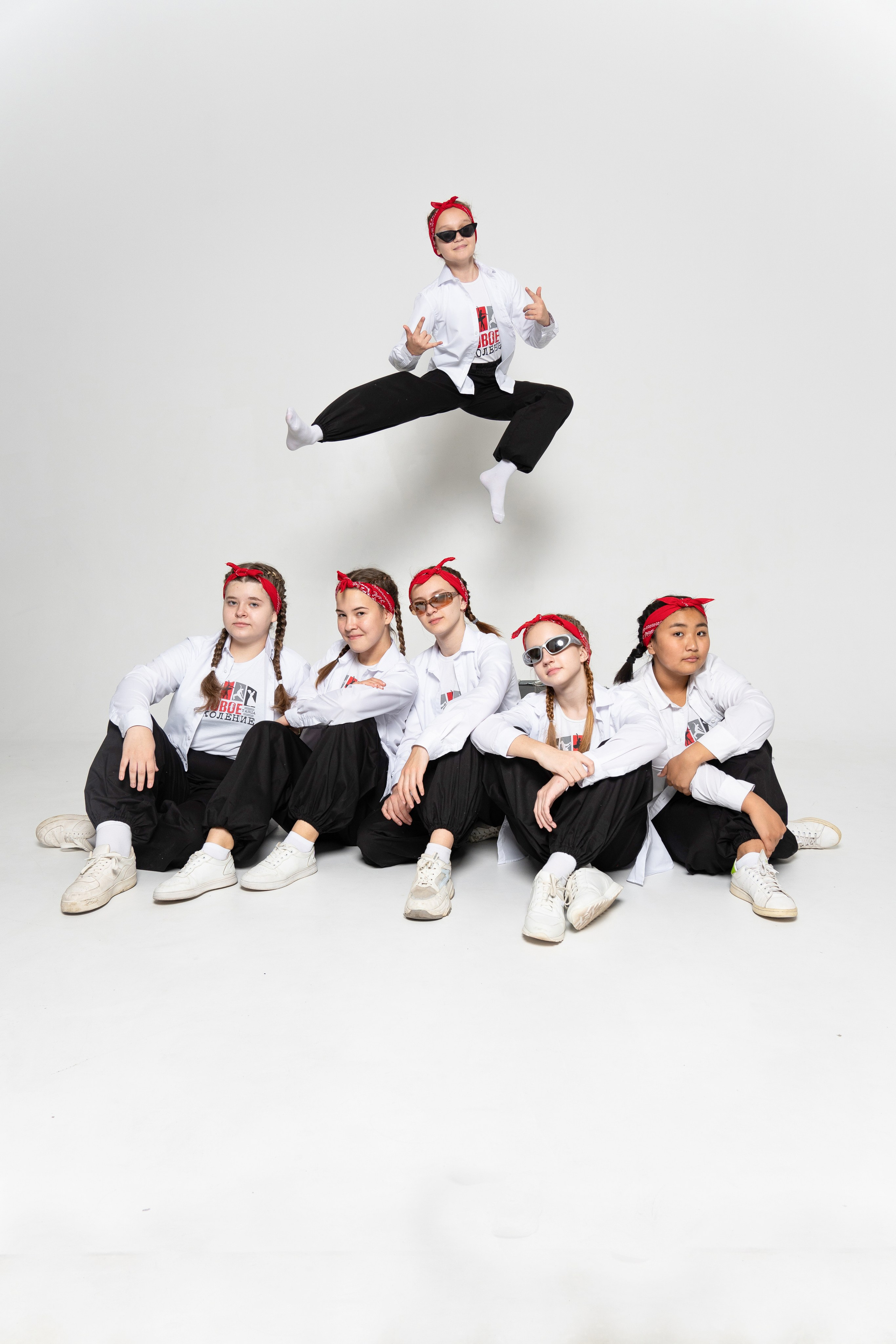 Занимаюсь профессиональной фотографией и живу рядом с Байкалом. Работаю в разных жанрах