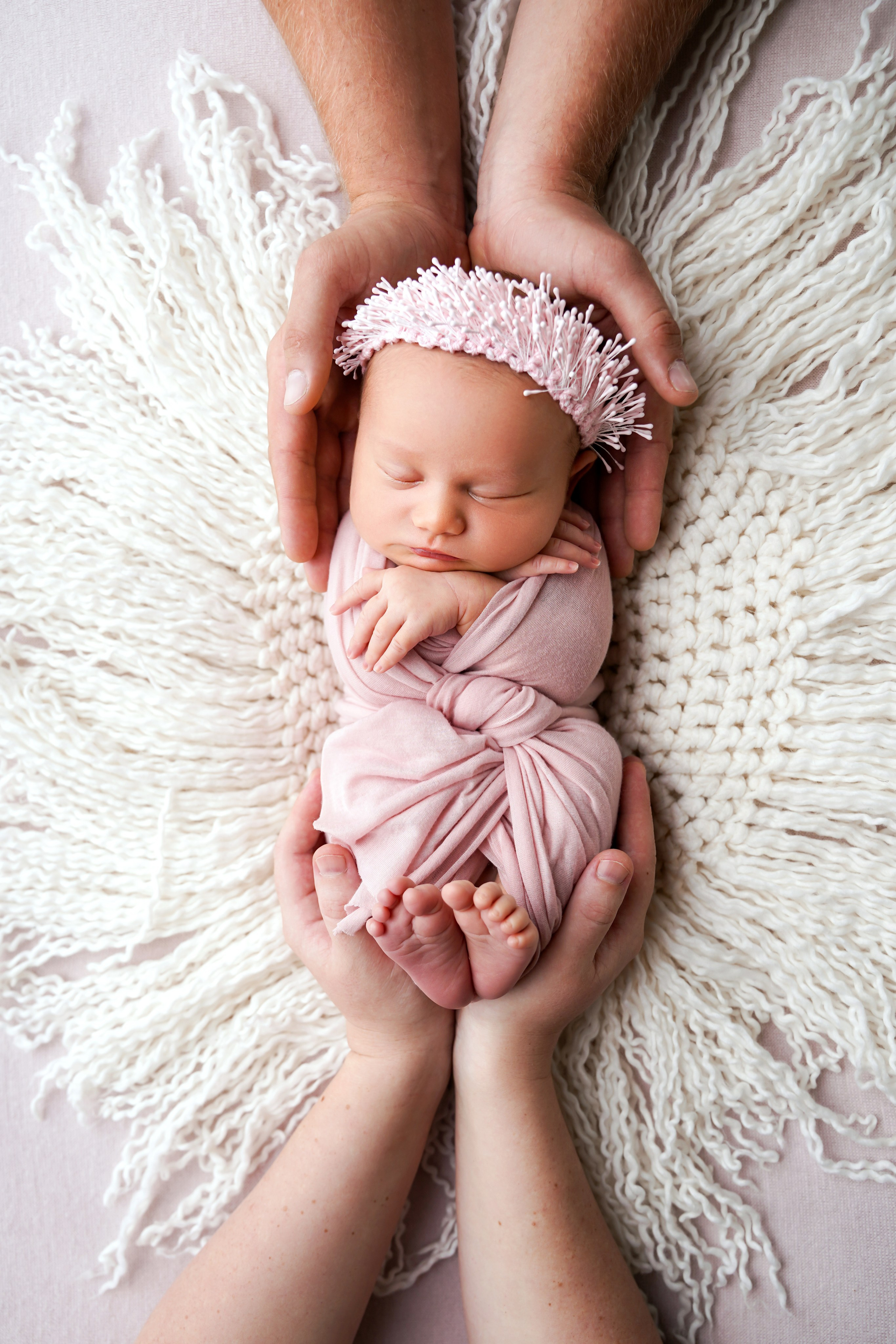 Фотосессия новорожденного (newborn). Фотограф новорожденных, детей до года и беременных в Симферополе