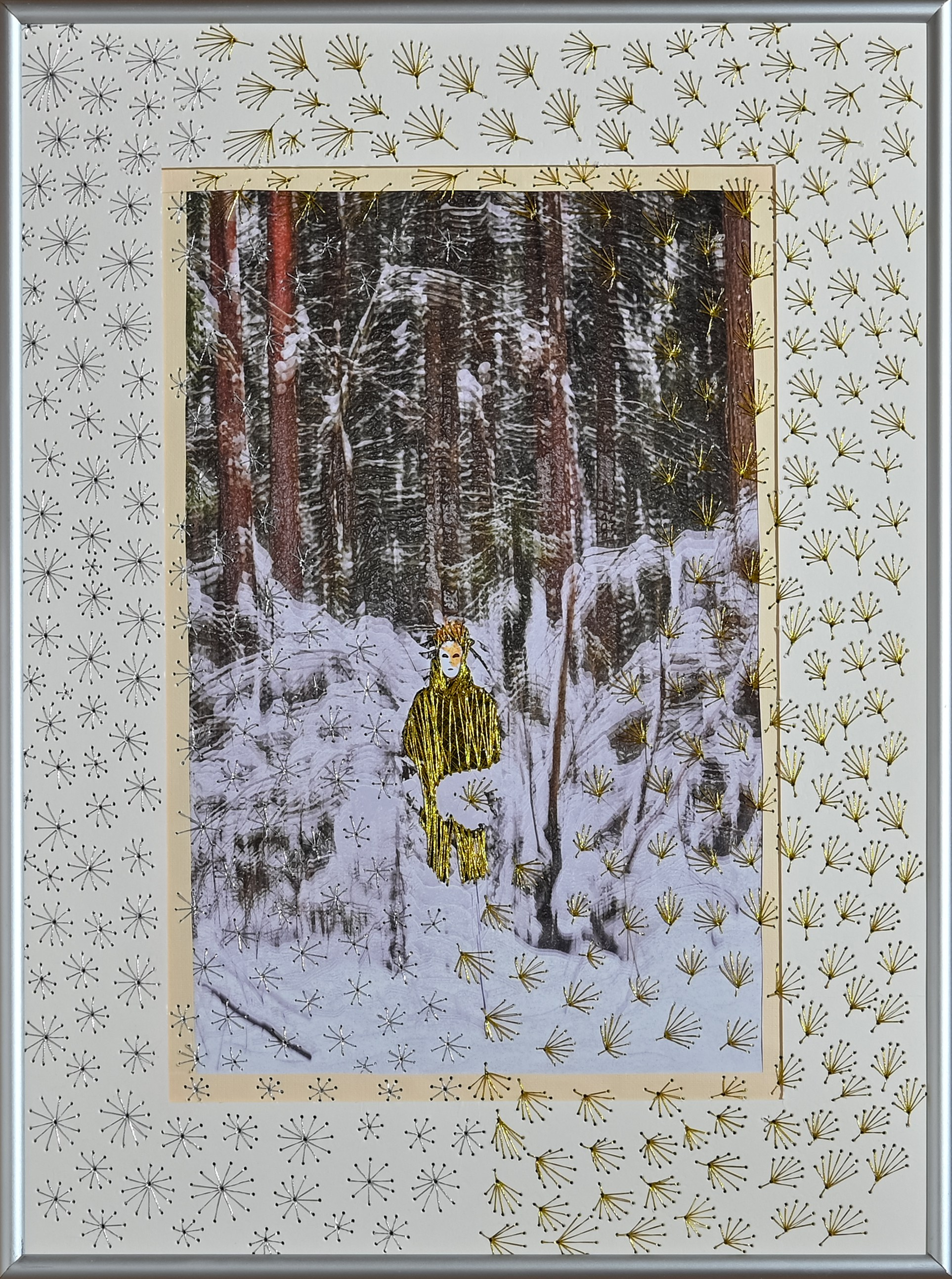 2023-2025. Золотой олень - сказочное существо, следы которого превращаются в драгоценные камни, золото и серебро. Благородного человека с чистым сердцем может одарить несметными богатствами. Размер 30 см на 40 см. Вышивка по фотографии. Цена по запросу