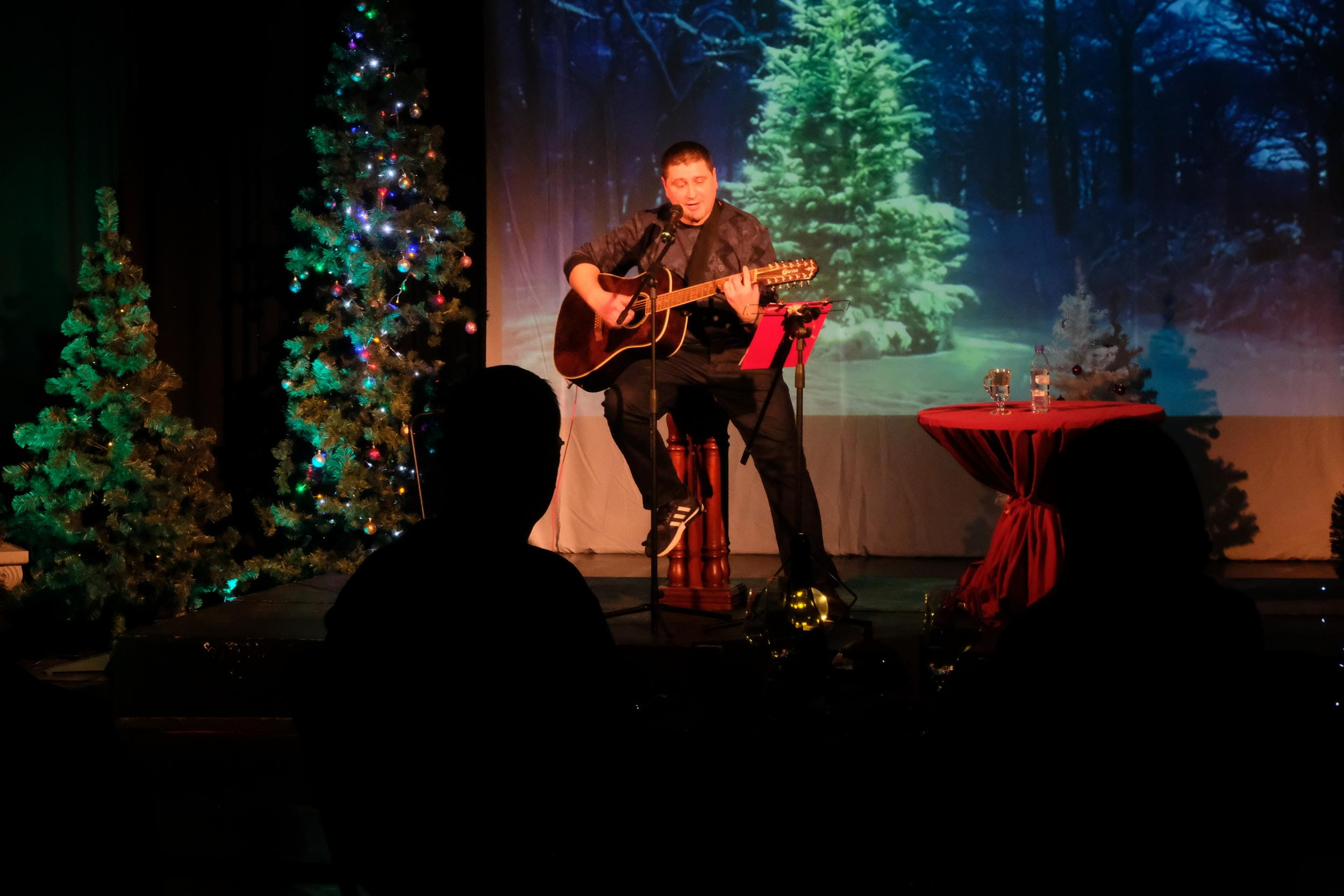 Олег Никитин - бард, автор-исполнитель. Концерт, душевная песня, авторская песня
