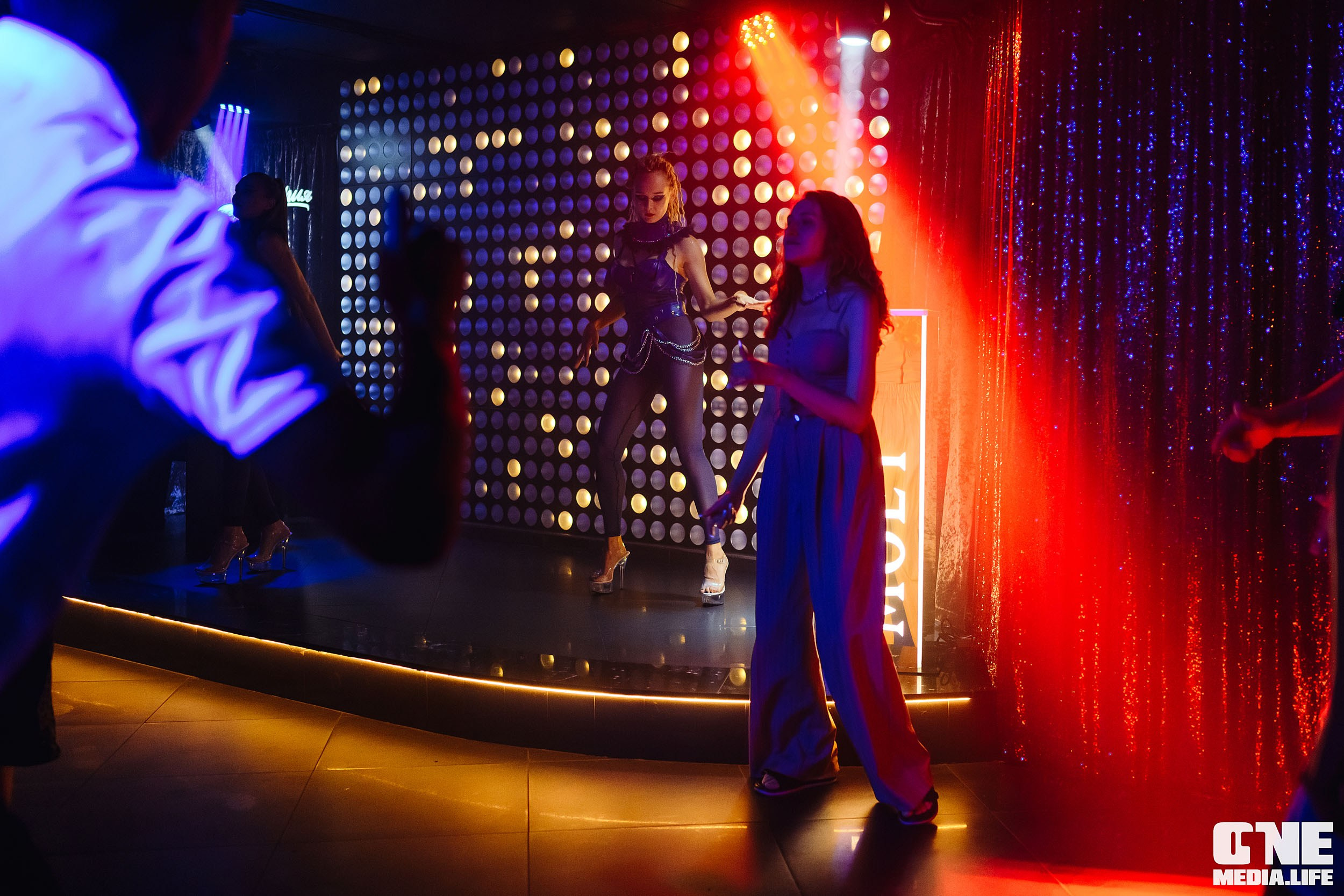 Фоторепортаж из караоке-клуба Эйфория. One Media Life: фоторепортажи, фотоотчеты с мероприятий и заведений