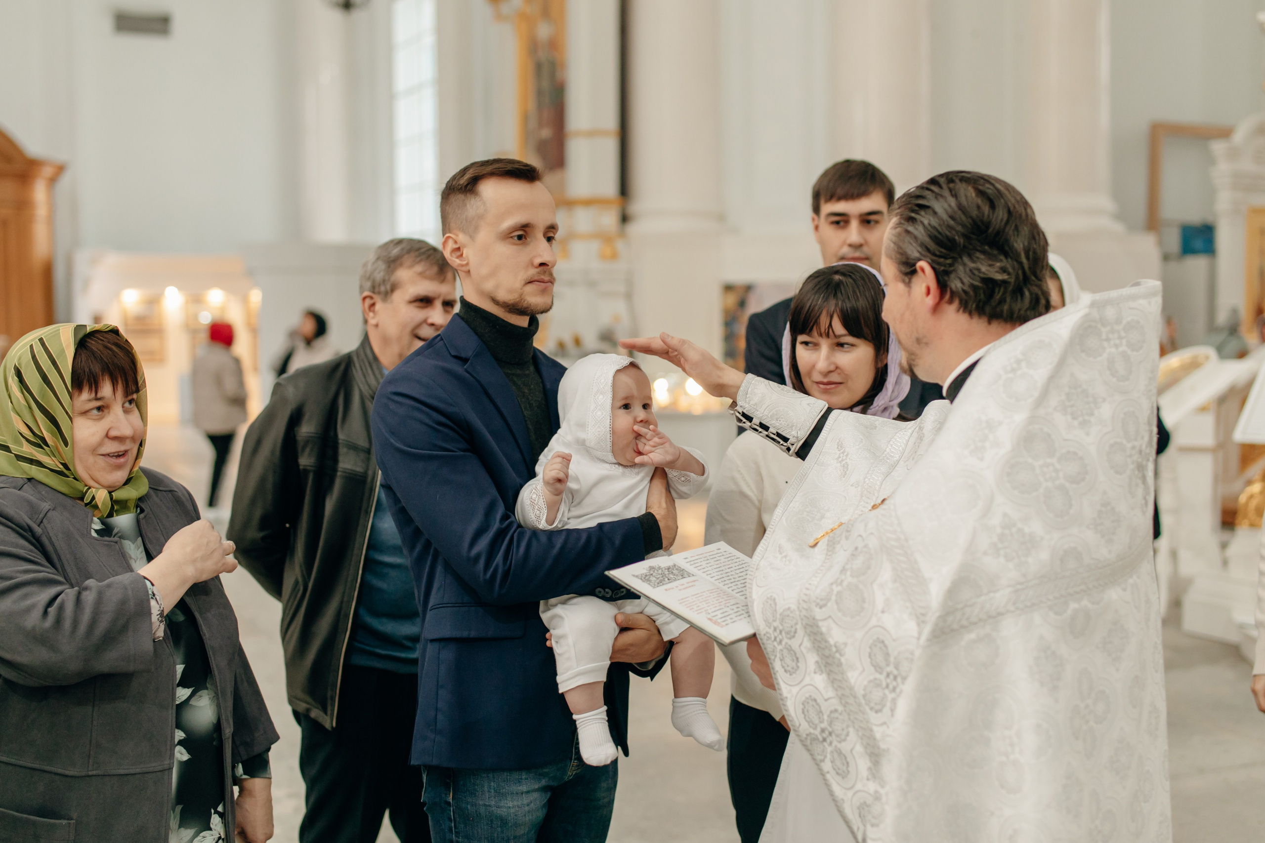 где провести Крещение ребенка в Смольном соборе СПб, лучший храм для Крещение ребенка в Смольном соборе СПб, где креститься питер, лучший собор, церковь для крещения, сколько стоит крещение спб, фотограф на крещение, намоленный храм