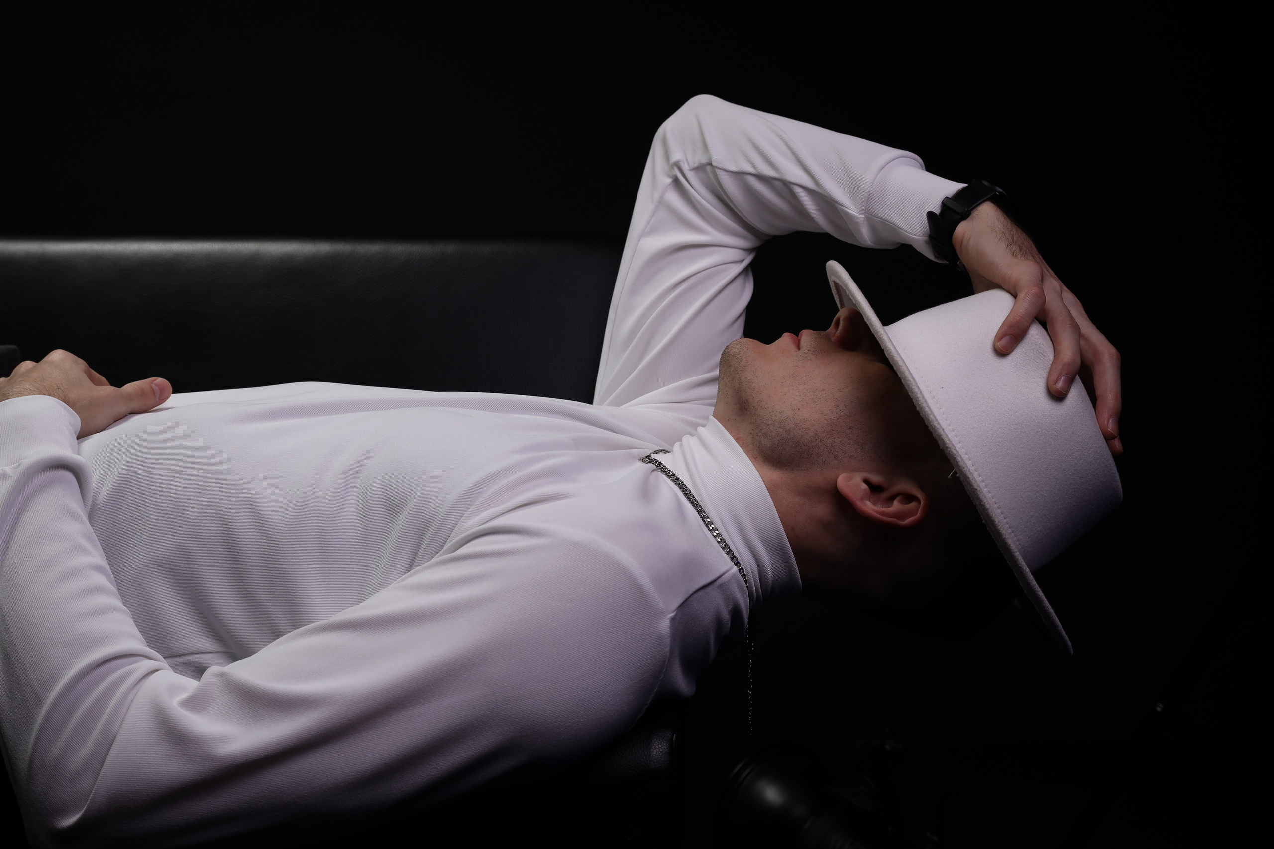 The White hat Alex. Профессиональный фотограф в Воронеже Владислав Крылов