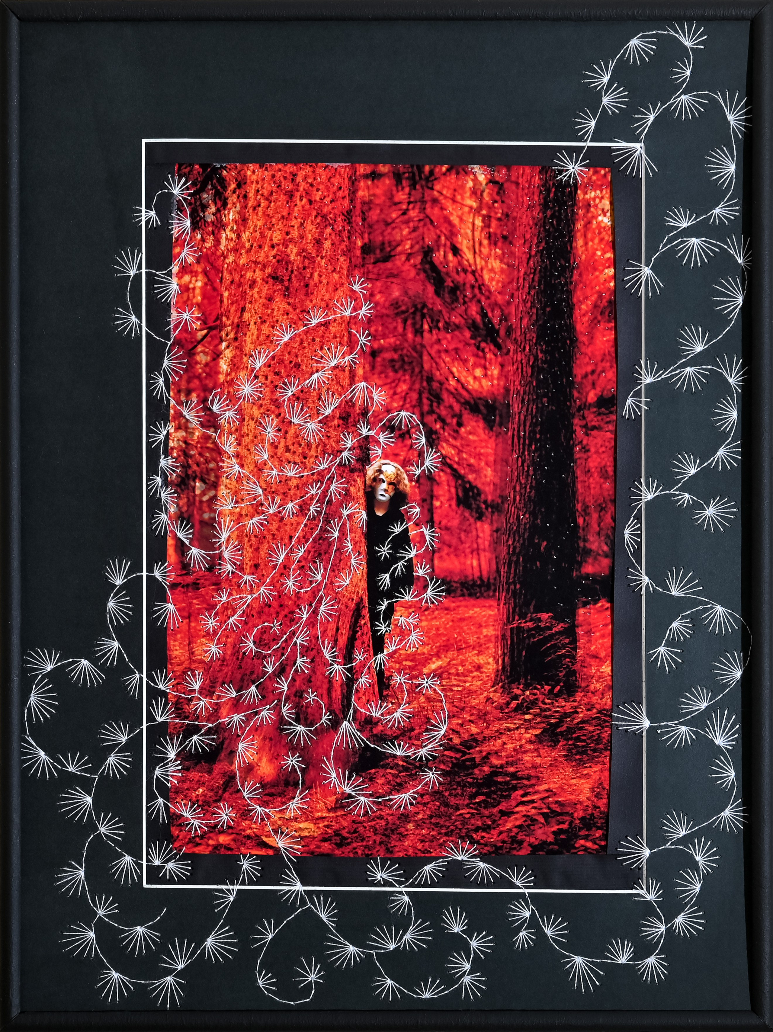 2023-2025. Ко-дама - согласно японским поверьям, воплощенная душа дерева, способная покидать свое дерево и присматривать за рощами и поддерживать равновесие в природе. Встретить такого духа для человека - к большой удаче. Размер 30 см на 40 см. Вышивка по фотографии. Цена по запросу