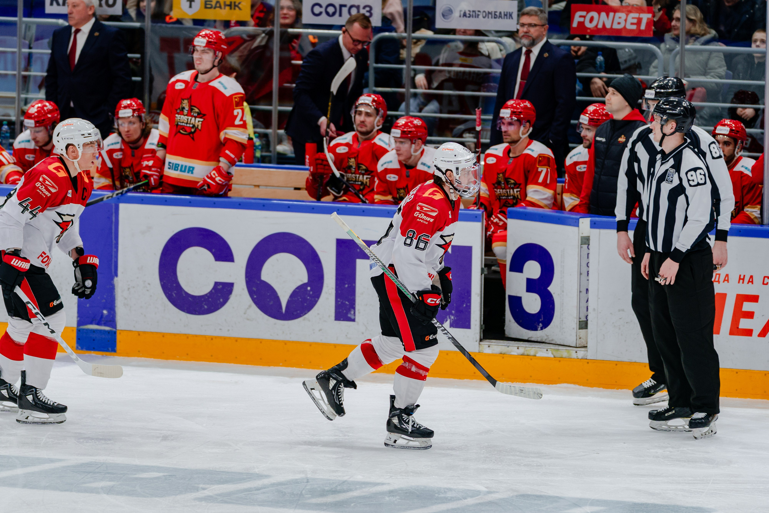 КХЛ КУНЬЛУНЬ РС — АВАНГАРД 22 МАРТА 2025. Репортажный фотограф в Москве Измалков Артем