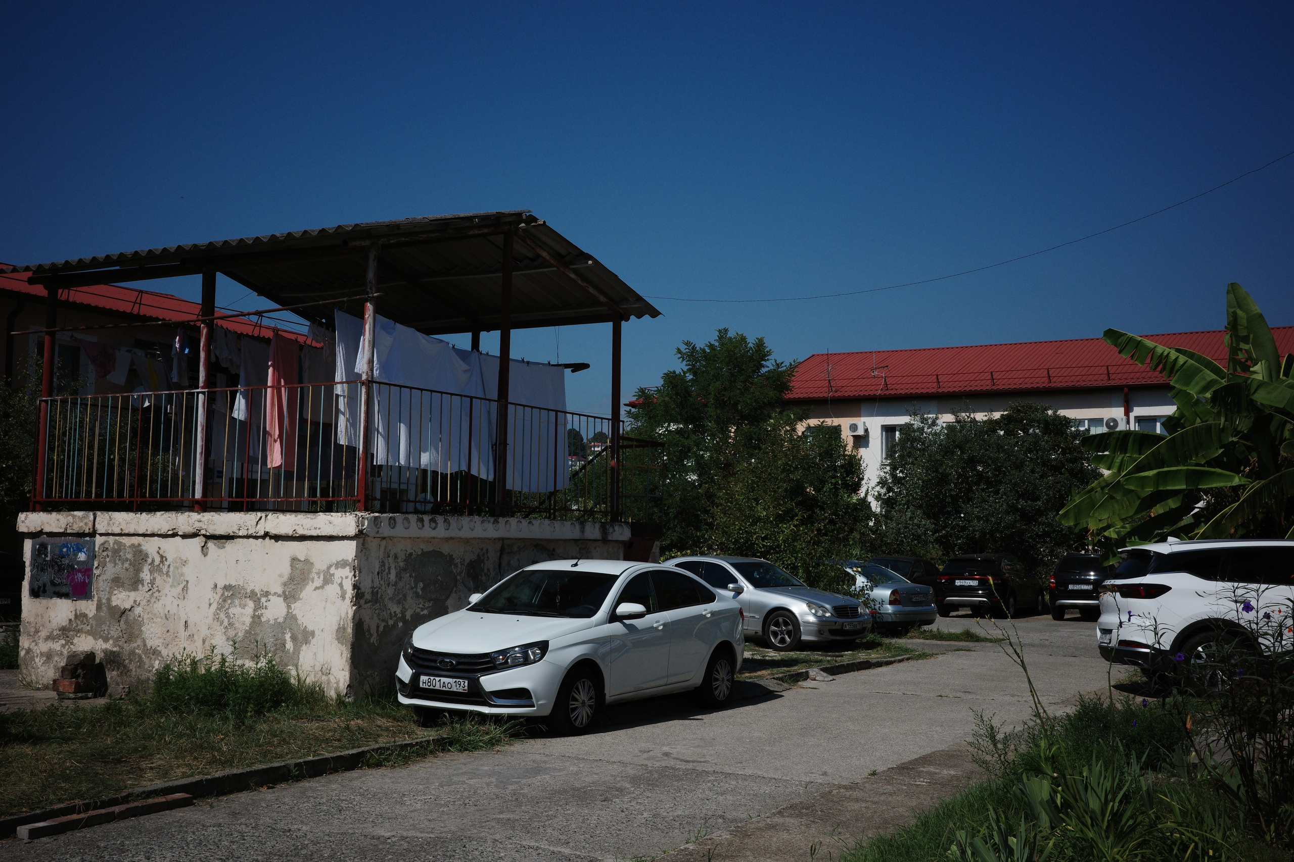 На улице стояла жара 35-36 градусов. Уверен, белье высохло почти мгновенно.