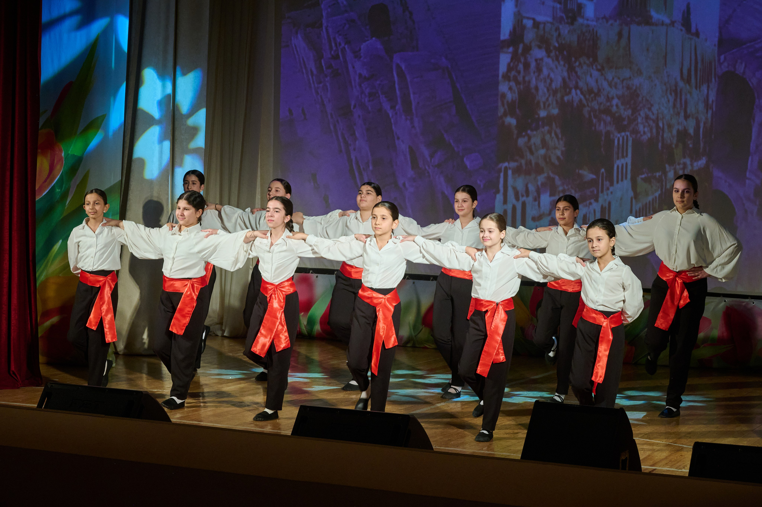 8 марта ДК Кабардинка. Жизнь курорта Кабардинка в фотографиях