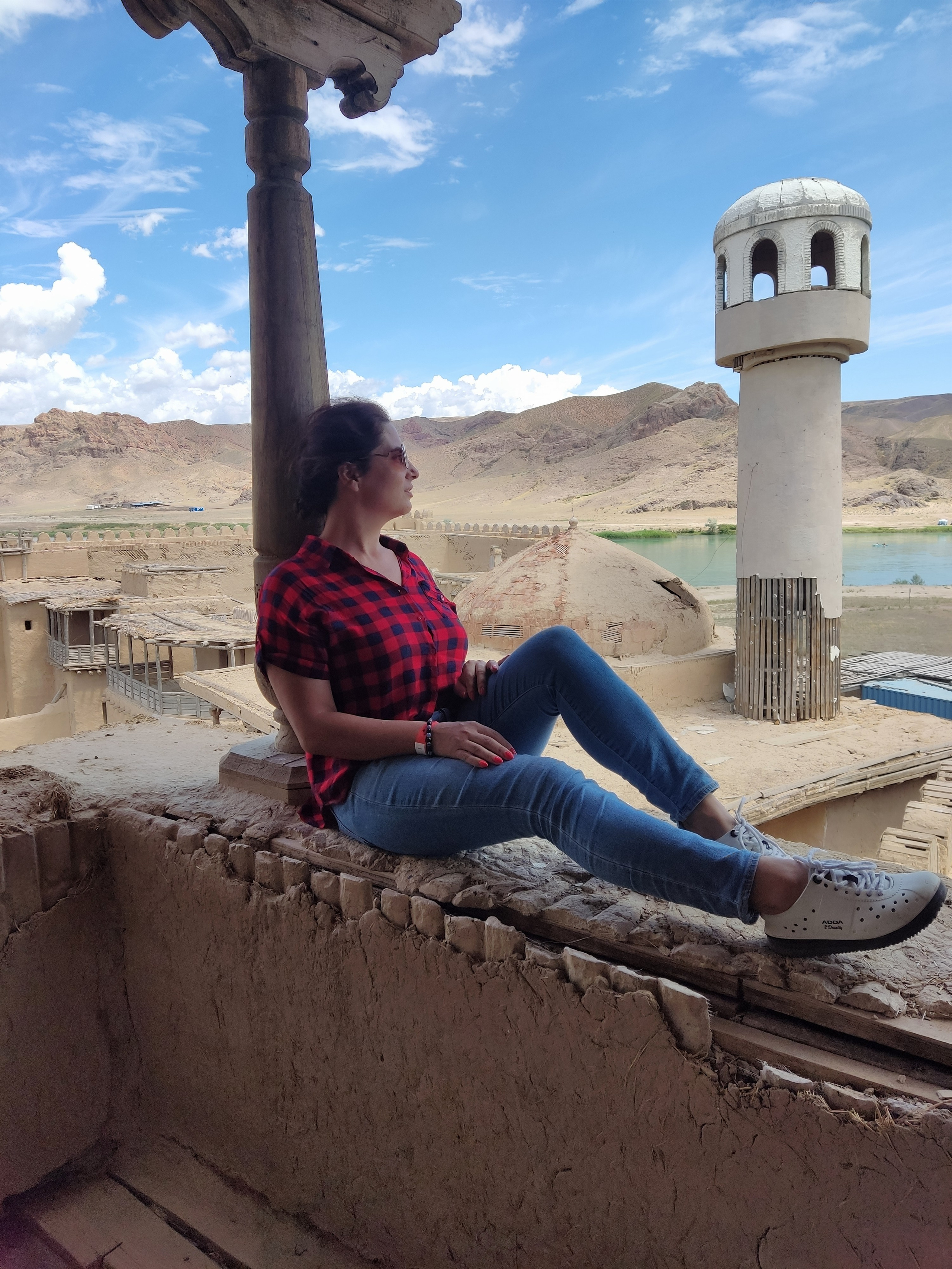 Melon Travel в Алматы: экскурсии и джип туры в Чарынский каньон, озера Каинды, Кольсай, Иссык, национальный парк Алтын Эмель