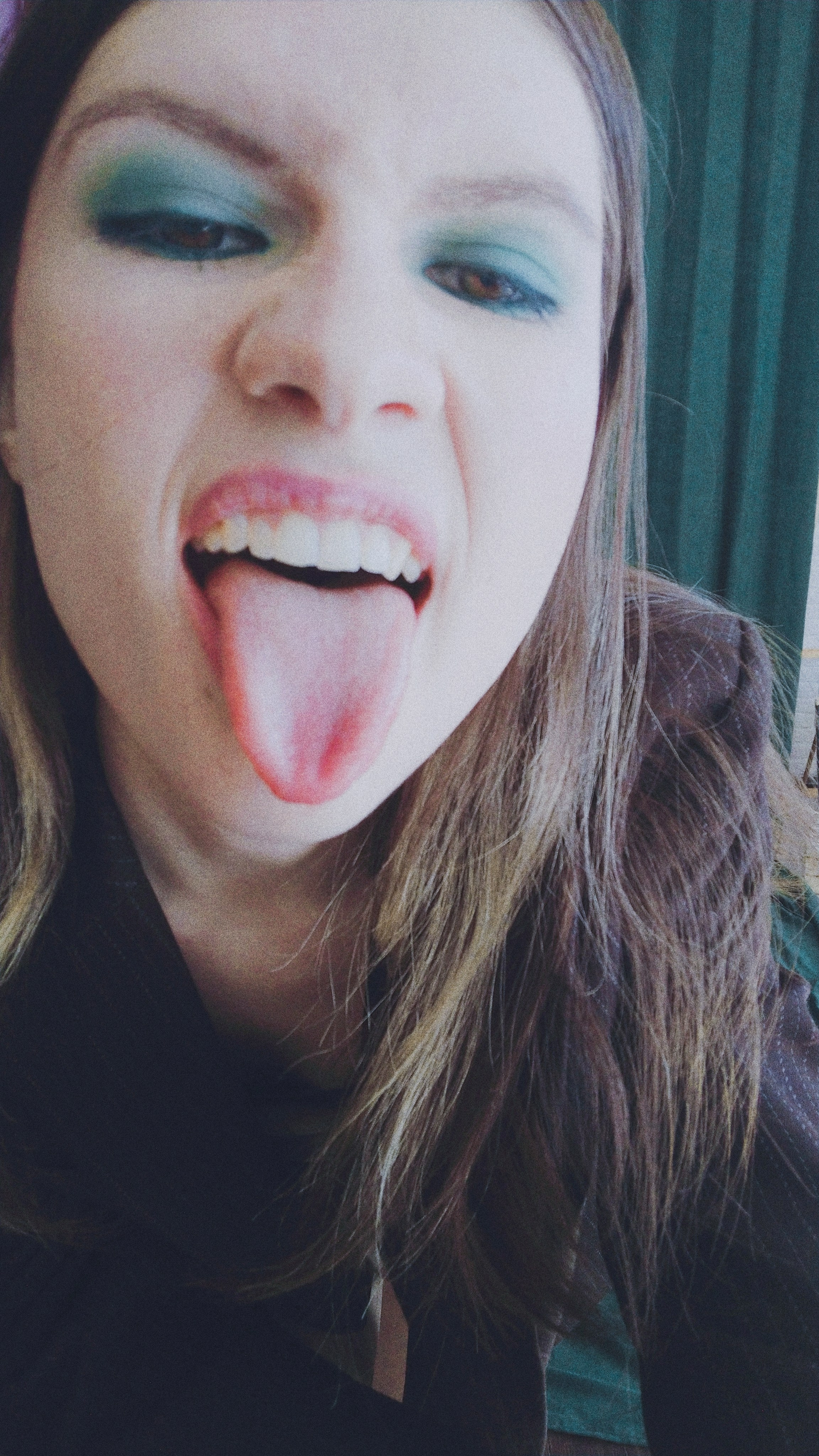 Le reality — фотограф, модель, обучающая позированию