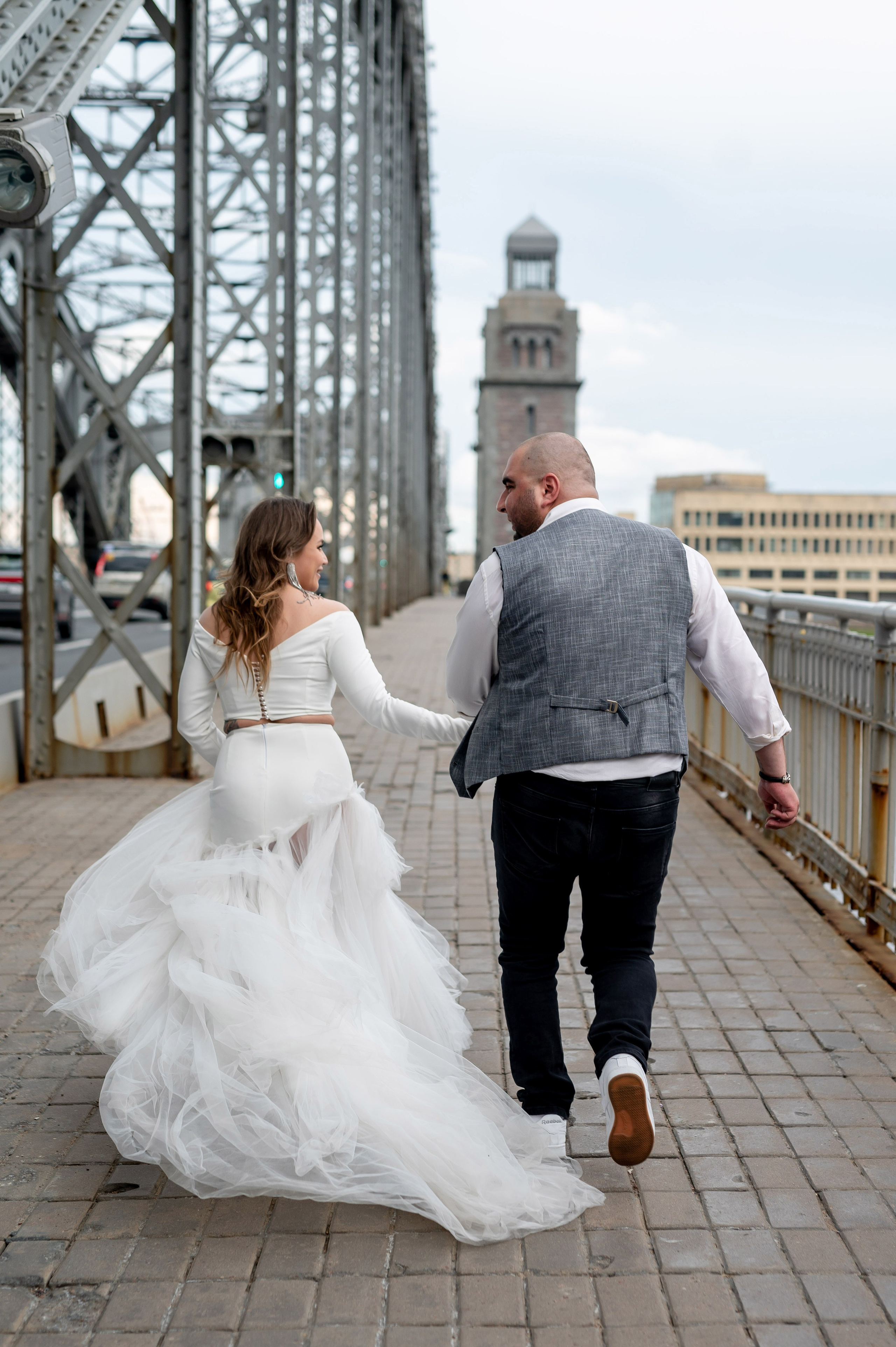 Экстравагантная свадебная фотосессия Светланы и Славы по нетрадиционным и оригинальным местам для свадебной прогулки в Санкт-Петербурге. Портретный, семейный и свадебный фотограф в Санкт-Петербурге и в Пушкине Ширяев Денис
