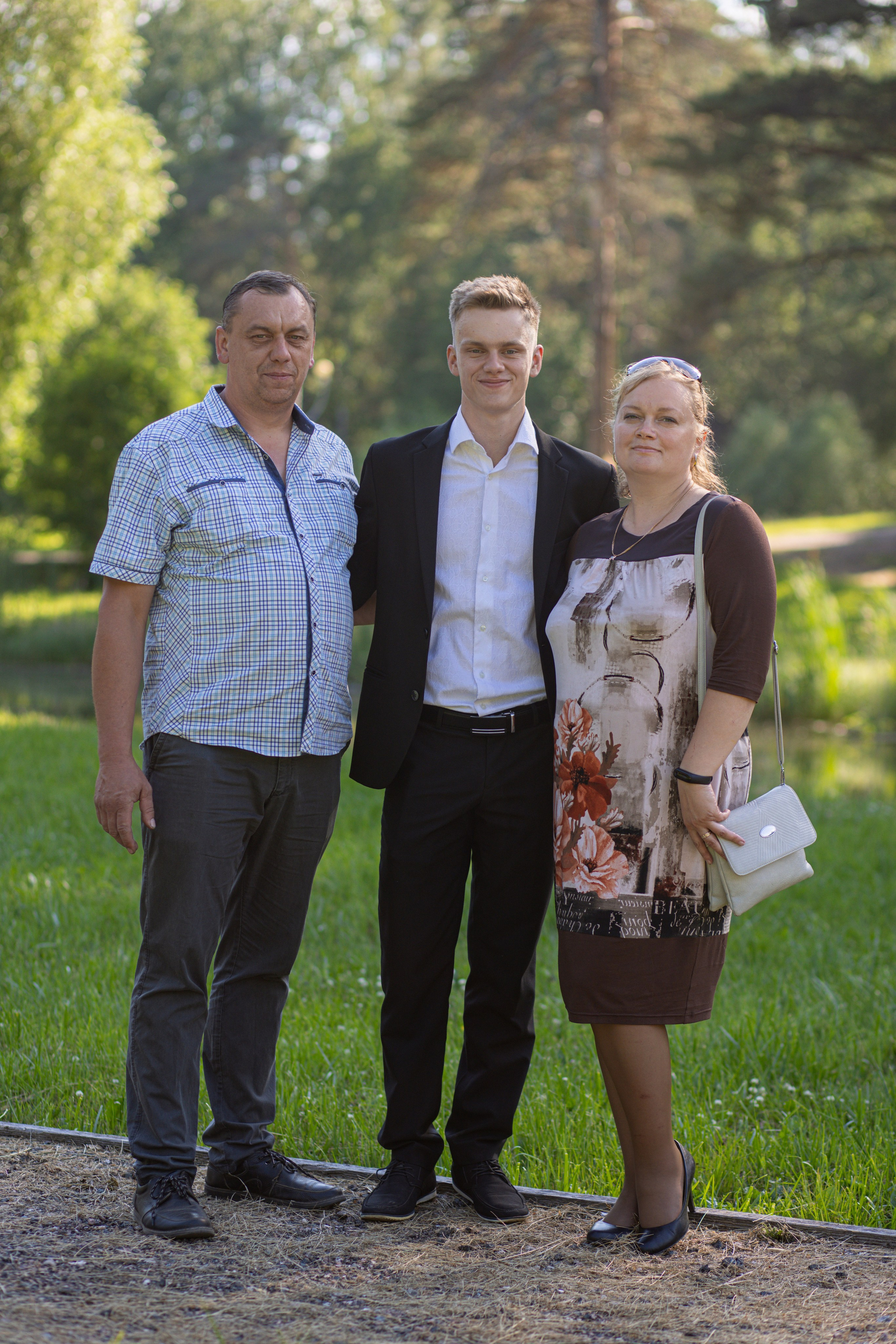 Фотосессия на выпускной. Школа № 12, 11 класс, 2024 г. Студия выпускных альбомов Остров