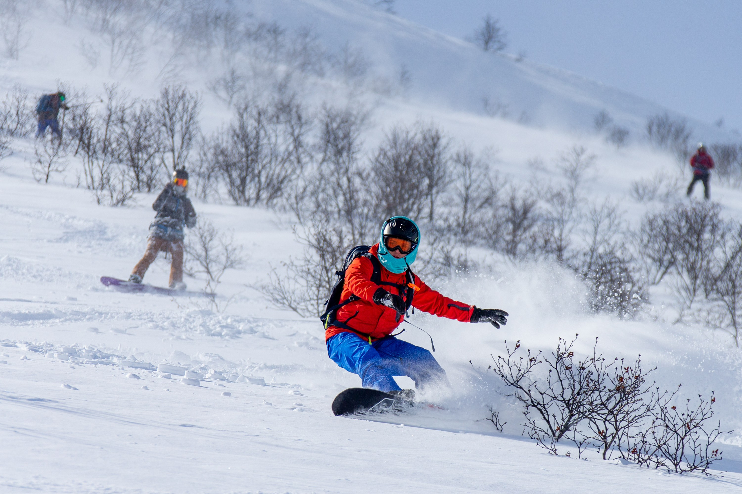Хели-ски на Камчатке на Ми-8 — катание среди вулканов. Время Камчатки: чтобы найти свой путь, нужно скорость умножить на время