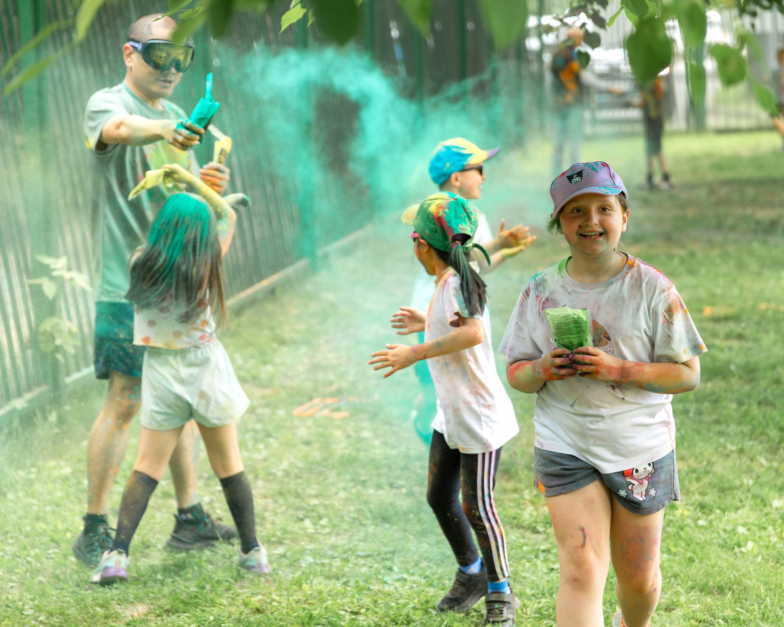 The International School of Moscow. Color Day. Выпускные альбомы для школы и детского сада — школьный фотограф Подольск, Троицк, Щербинка, Москва
