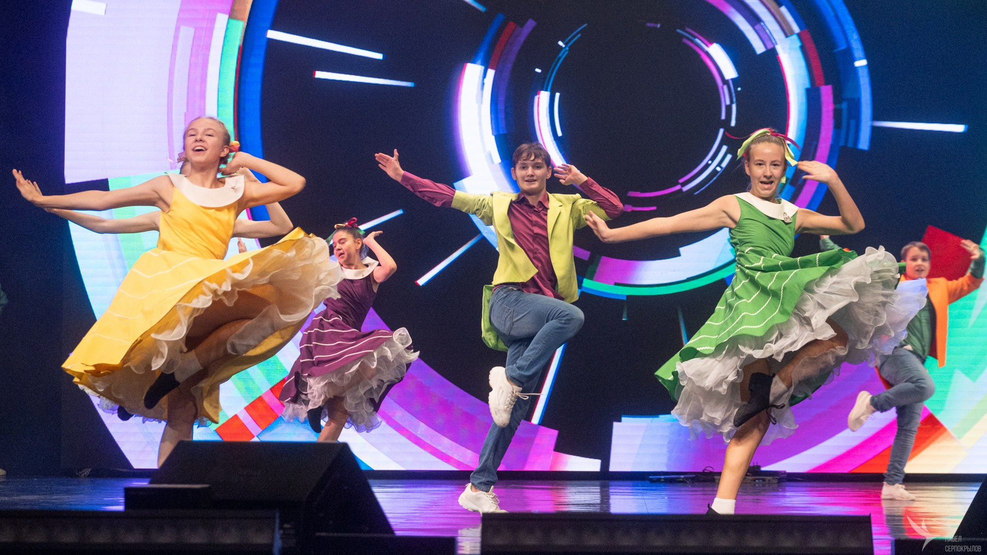 Юбилейный концерт студии эстрадного танца «Изумрудный город». Репортажный фотограф в Казани Павел Серпокрылов