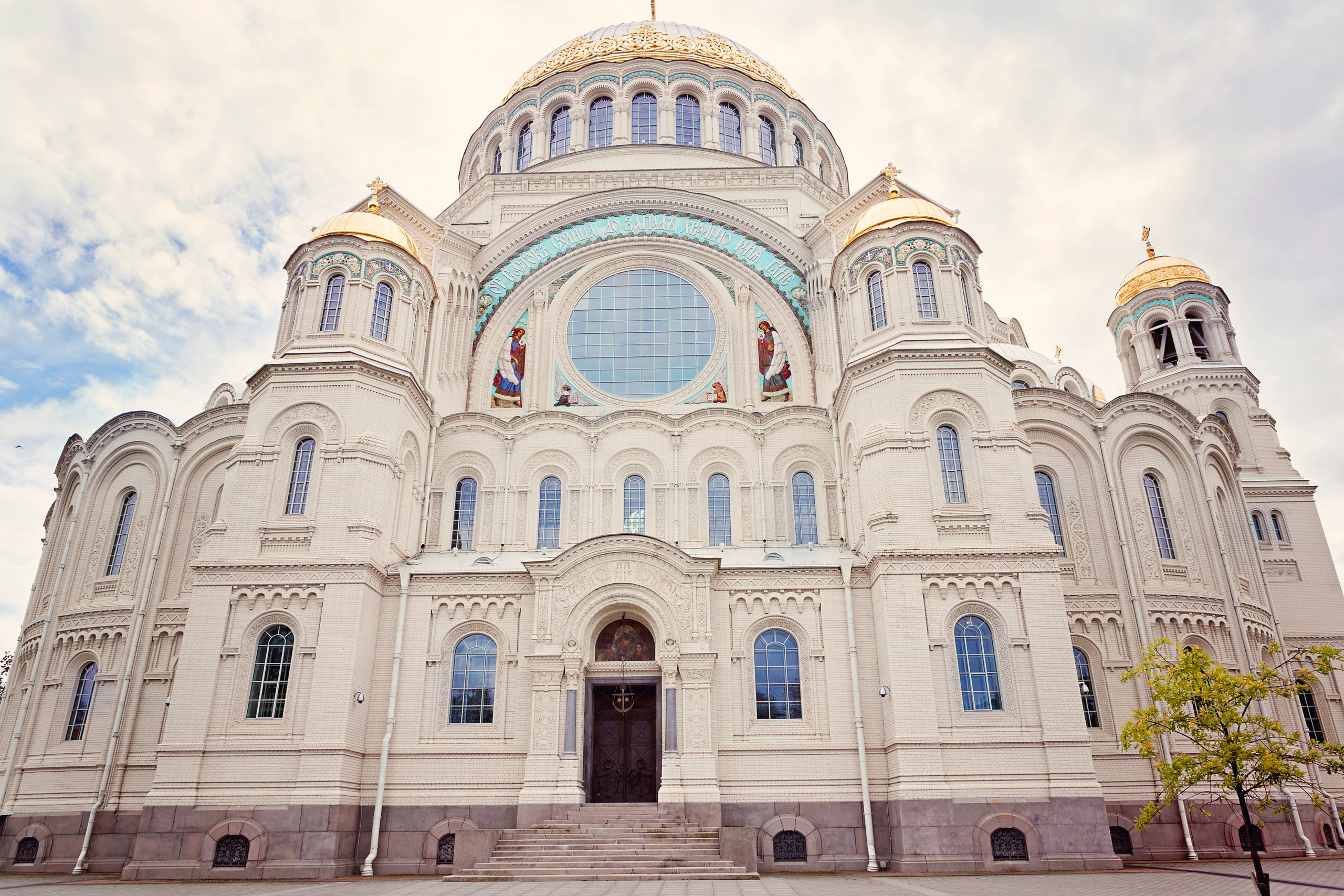 Фотосессия крещения новорожденных