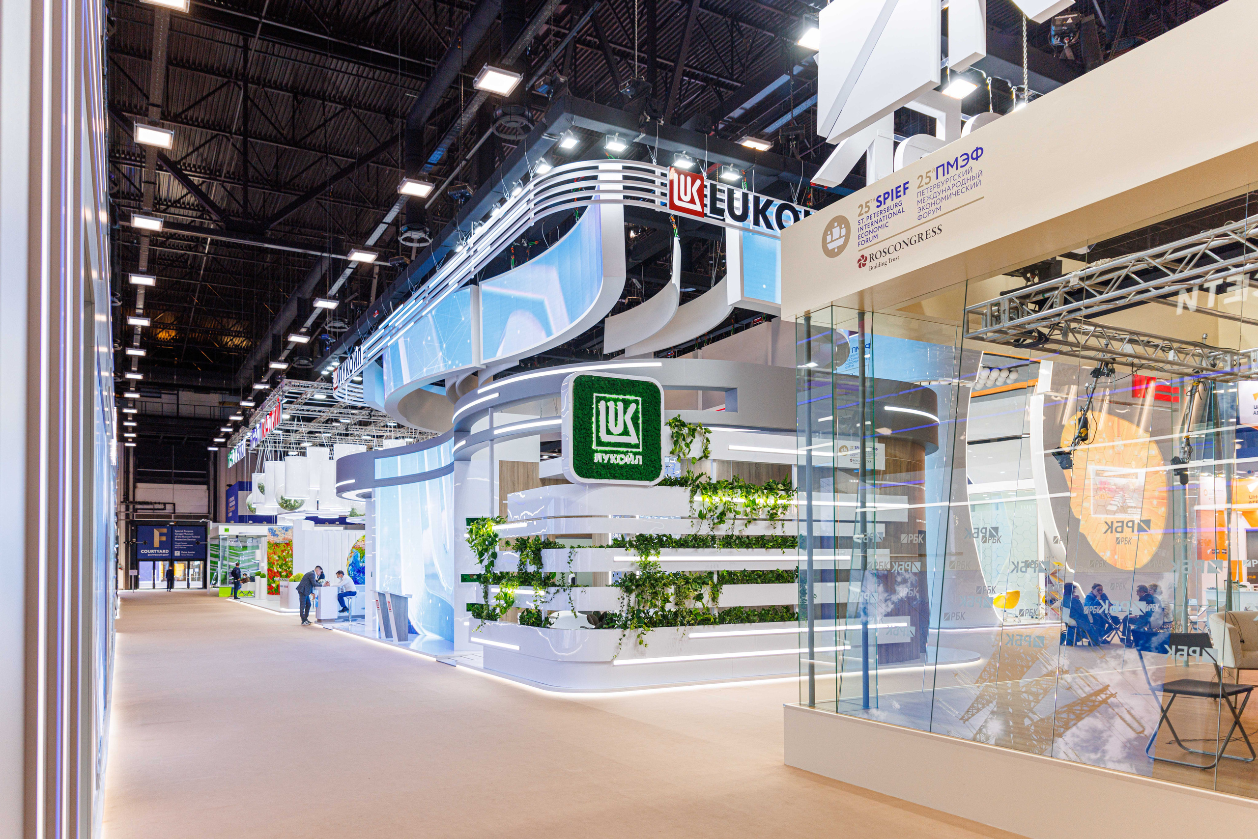 Стенды ПМЭФ 2022. Фотограф Балаев Михаил