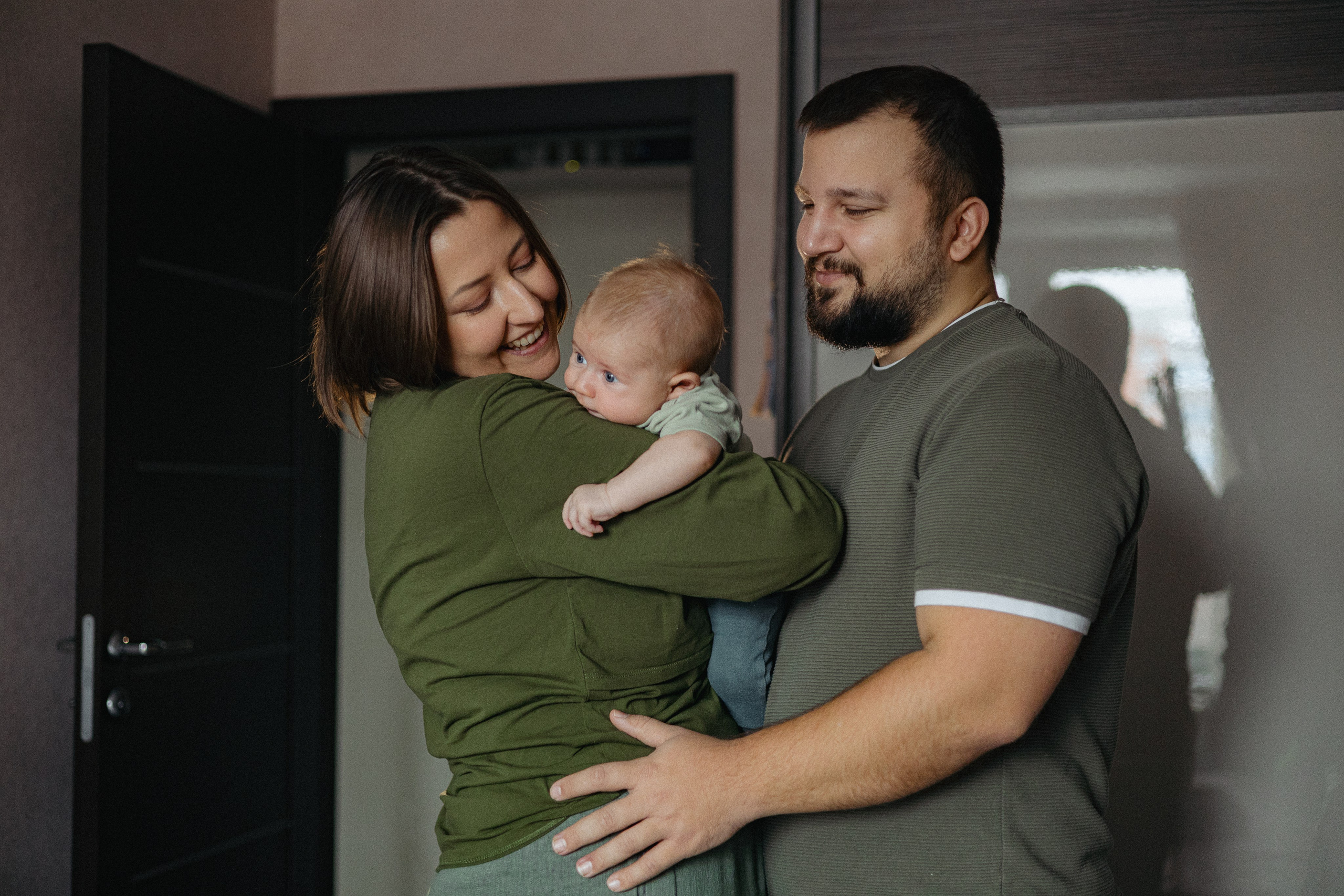 Домашняя семейная фотосессия с малышом. Портретный и семейный фотограф в Москве Мария Рослякова