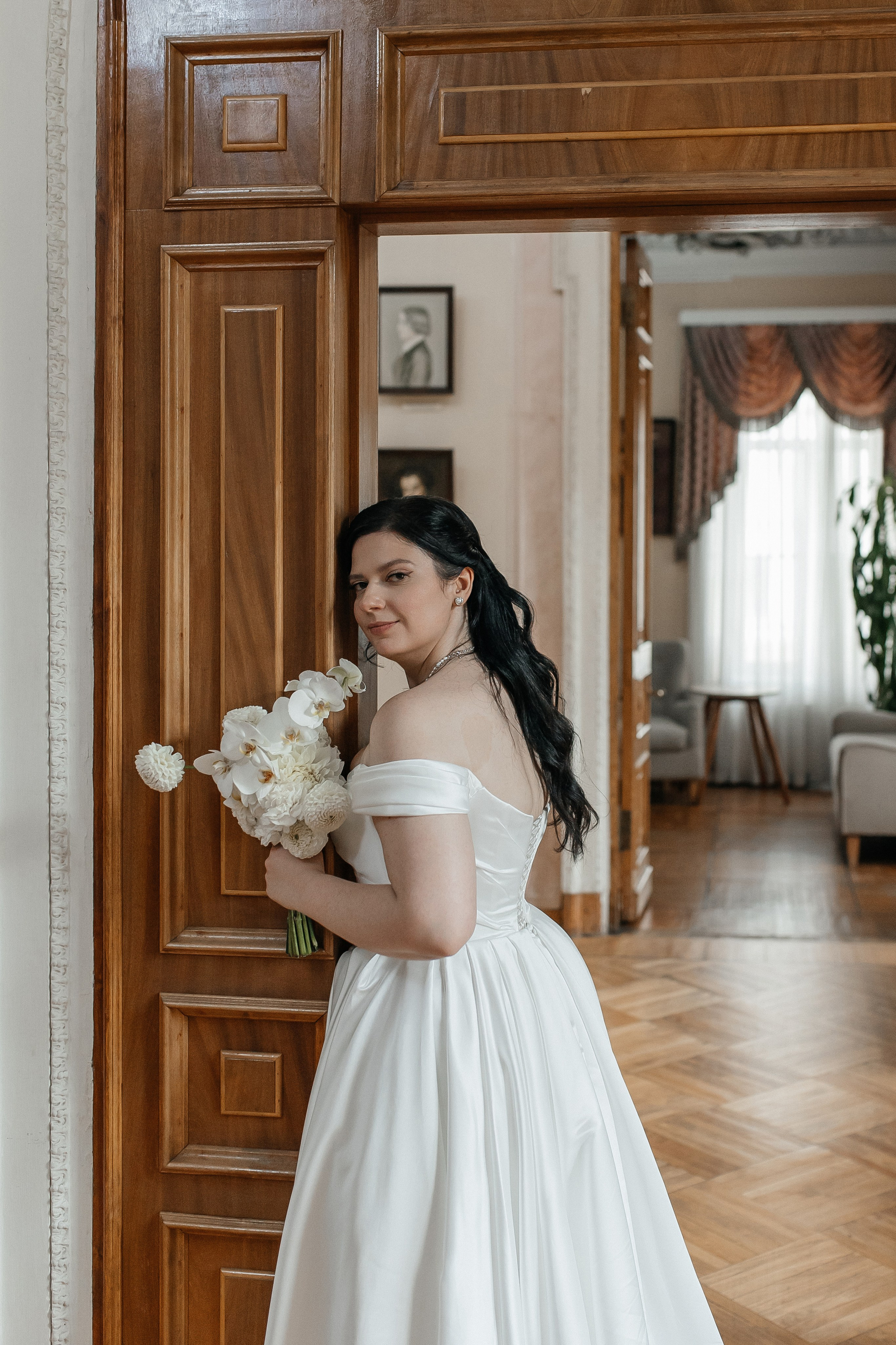 Регистрация брака в библиотеке читальне пушкина. Свадебный фотограф в Москве Дарья Олендарёва