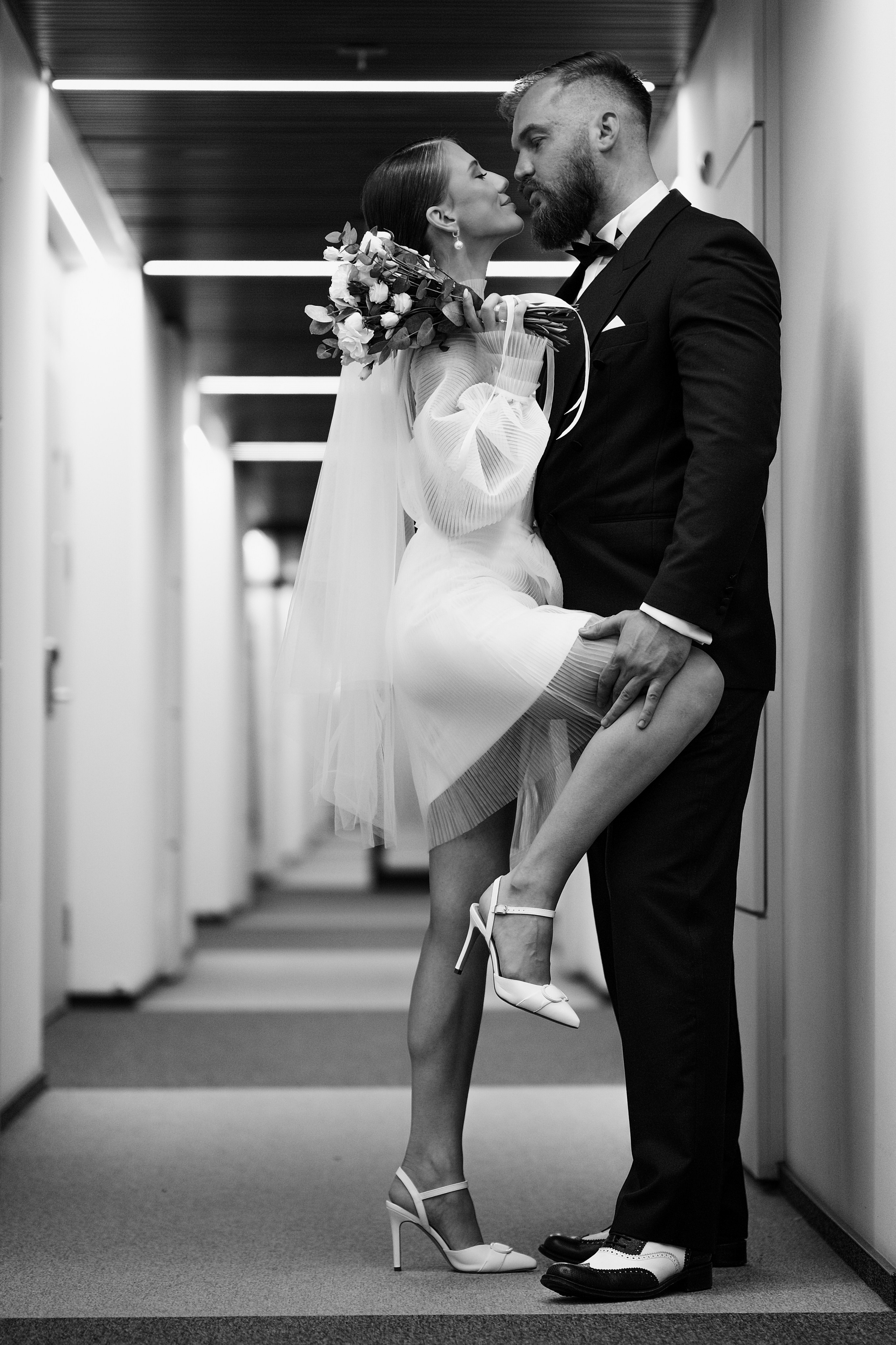 В коридоре апартаментов