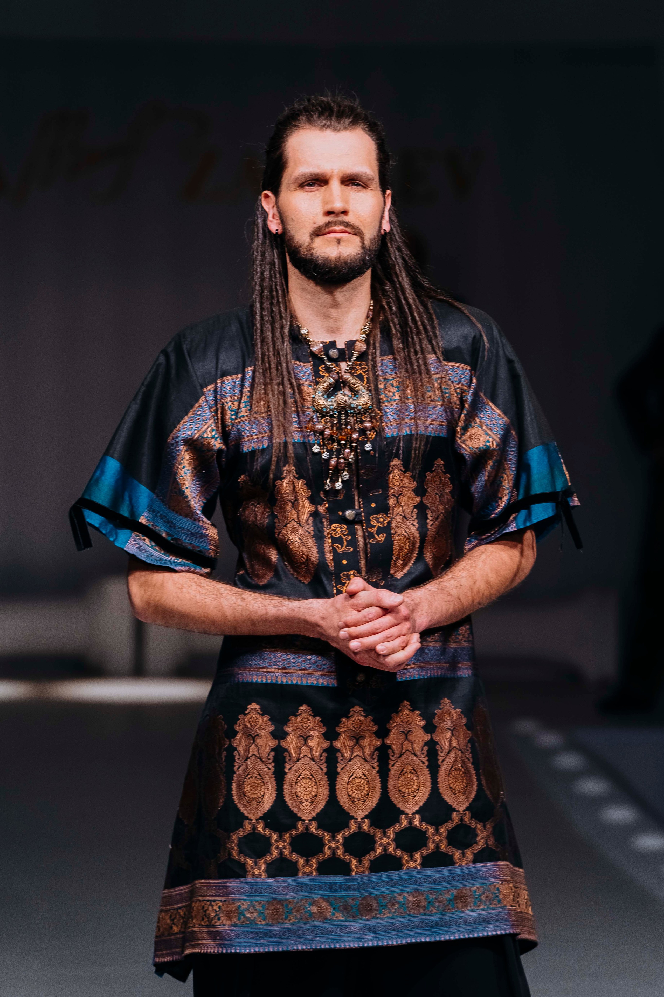 «Краски жизни» Московский Дом Моды Вячеслава Зайцева. Профессиональный портретный фотограф в Москве Владимир Глаголев