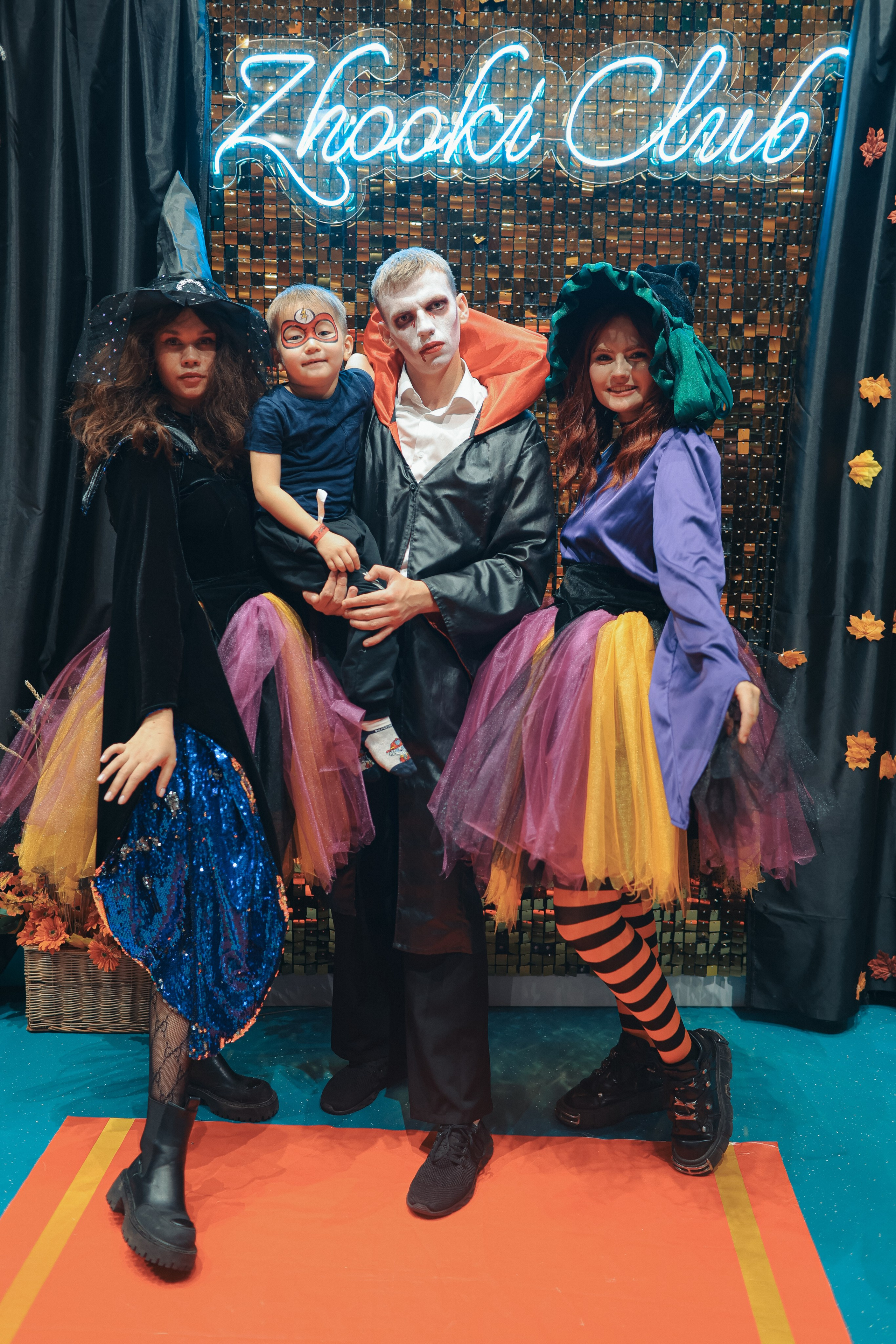 02.11 Halloween в Zhooki Park. Команда специалистов в мире фотографии и видео. Детский фотограф, семейный фотограф