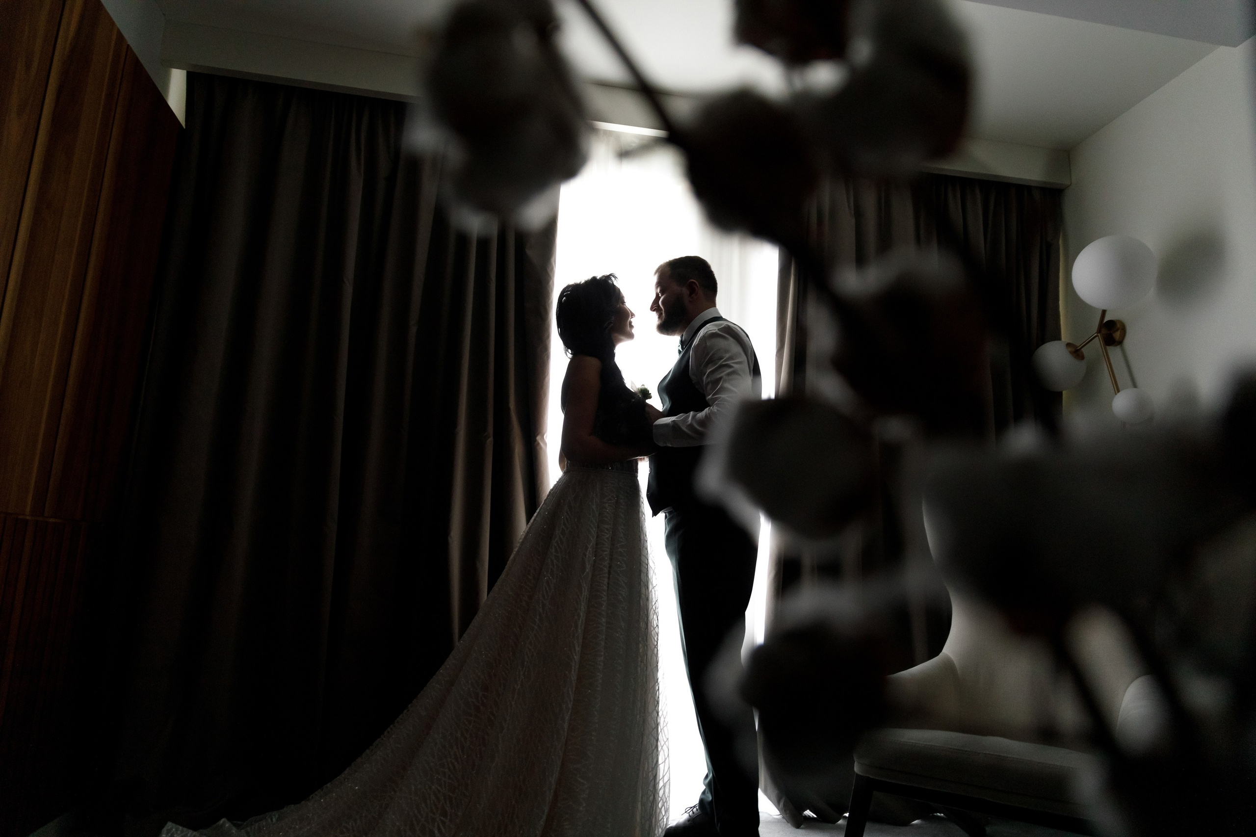 Свадебный организатор Ольга Гурьянова обсуждает план свадьбы с парой в Москве