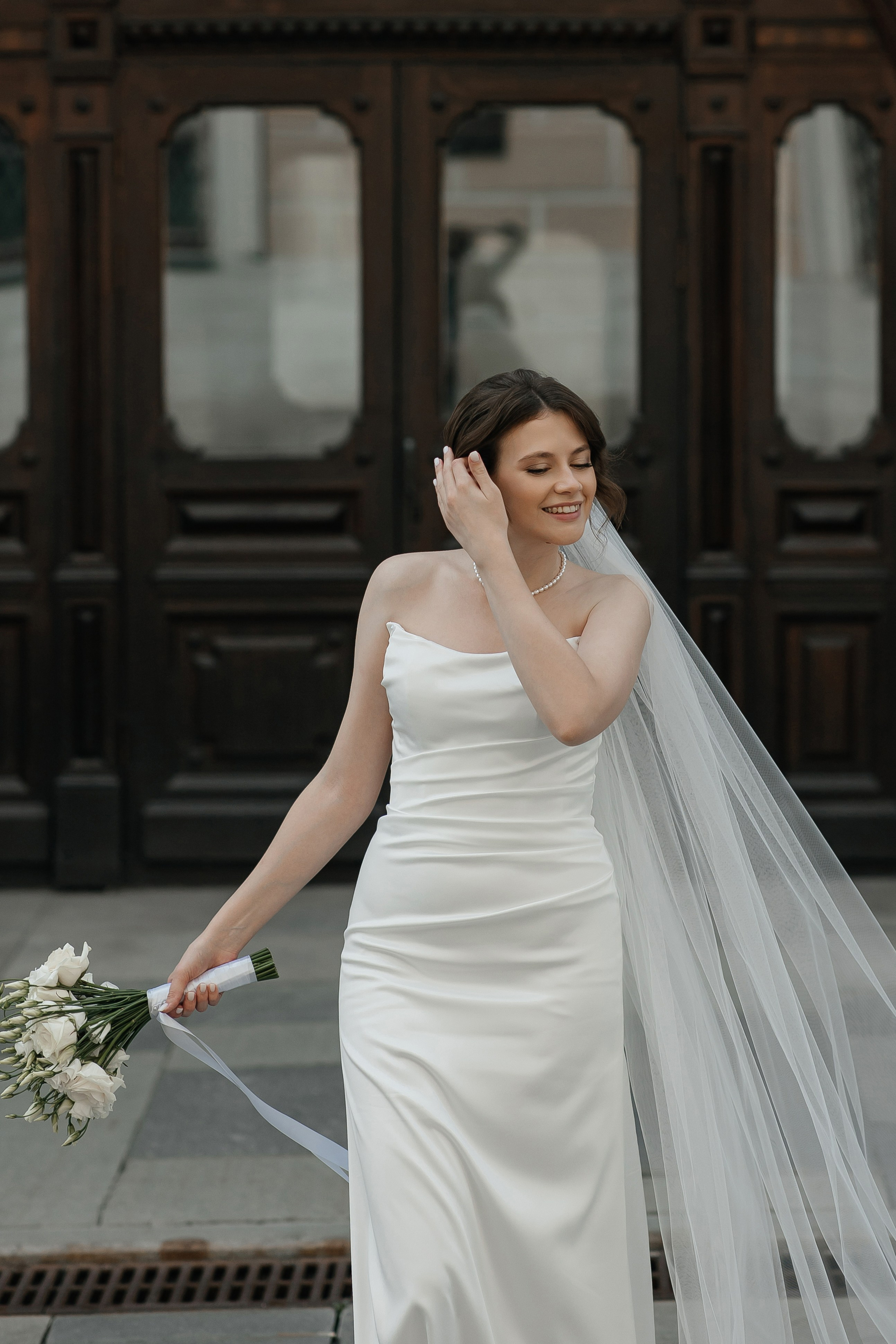 Свадебная фотосессия на улицах в центре Москвы