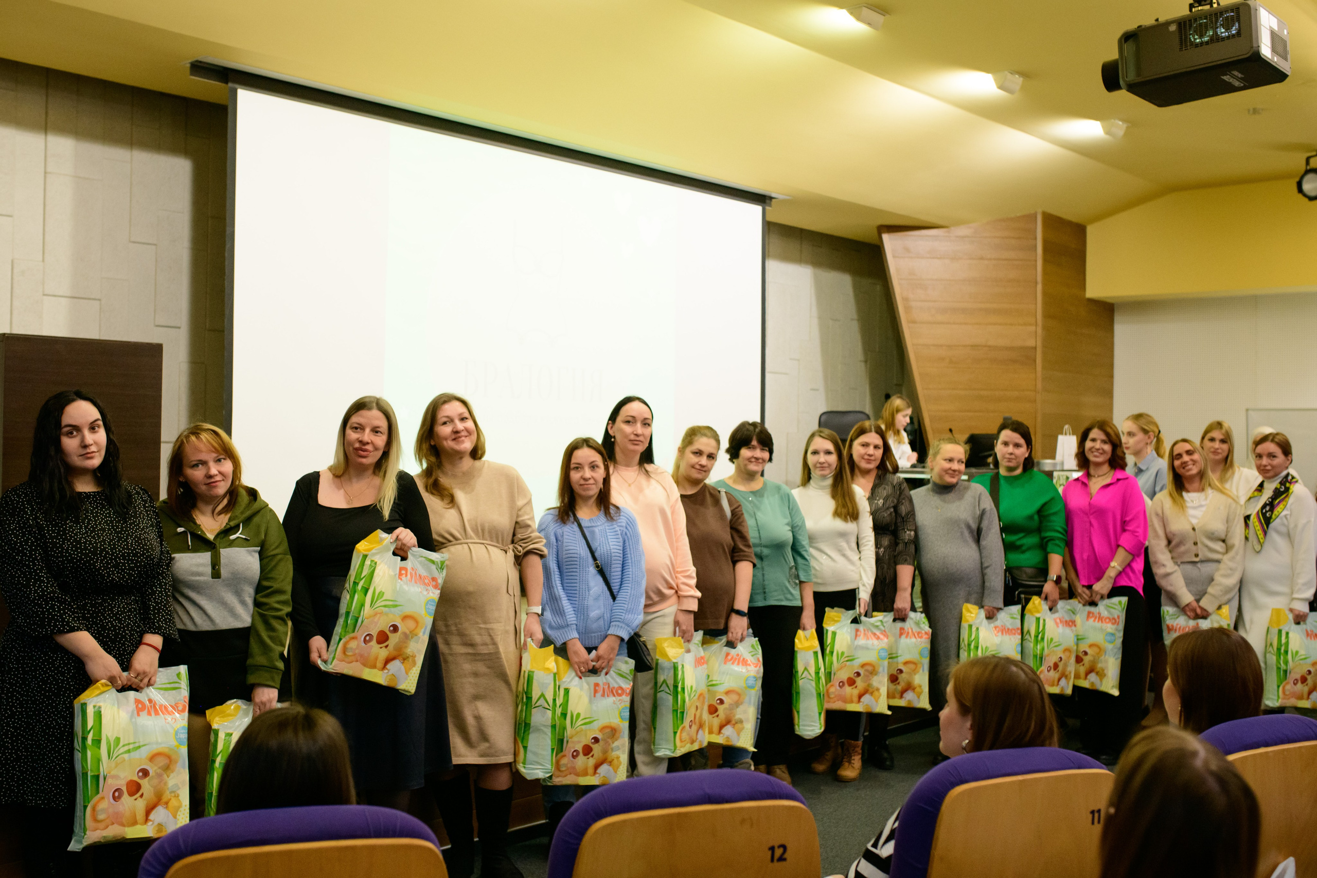 Фотоотчет праздника материнства ноябрь 2024 г. Профессиональный фотограф Елена Красилина г.Ярославль, г. Рыбинск