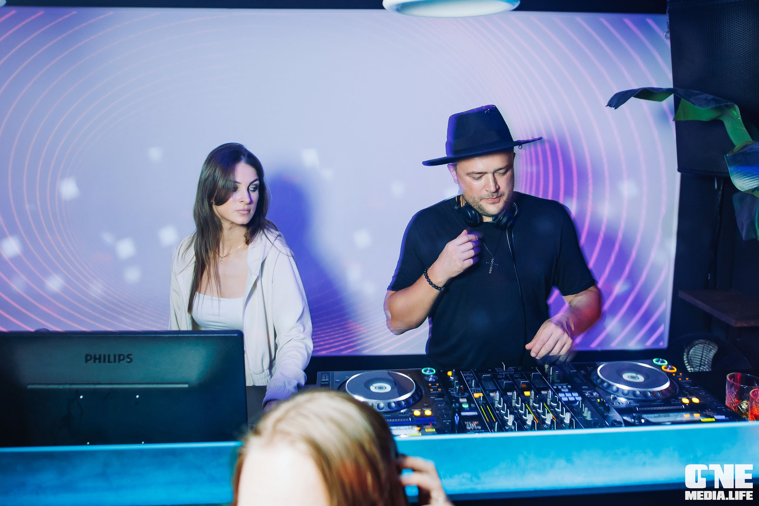 Фотоотчет из Nisha Club. One Media Life: фоторепортажи, фотоотчеты с мероприятий и заведений