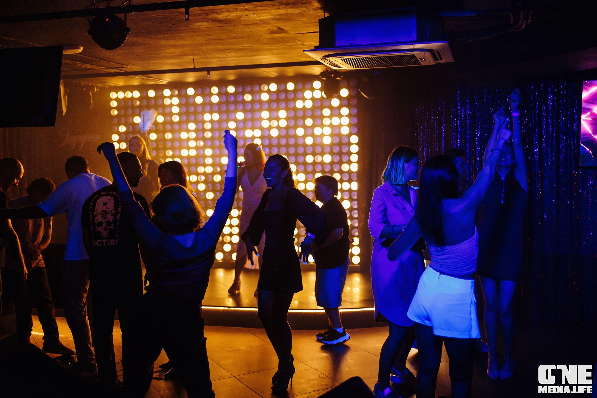 Фоторепортаж из караоке-клуба Эйфория. One Media Life: фоторепортажи, фотоотчеты с мероприятий и заведений