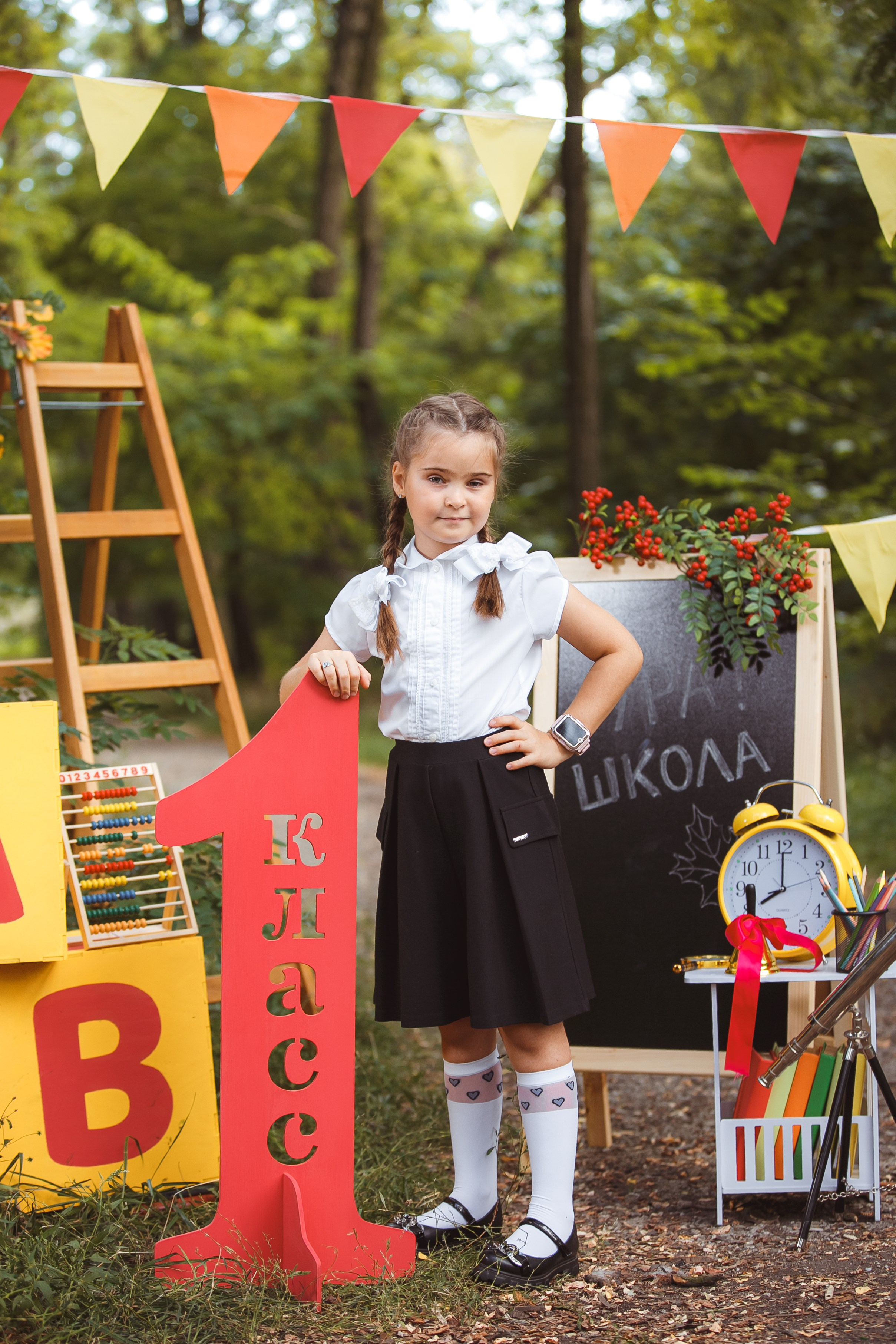 «Здравствуй школа». Выпускные альбомы в Донецке и ДНР. Фотограф Донецк и ДНР