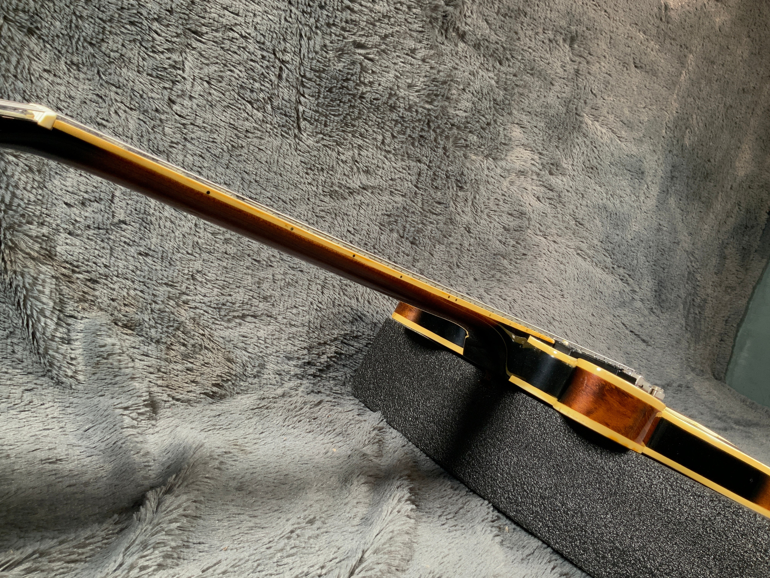 The Samick SA-1 EG 1935. Гитары из Японии