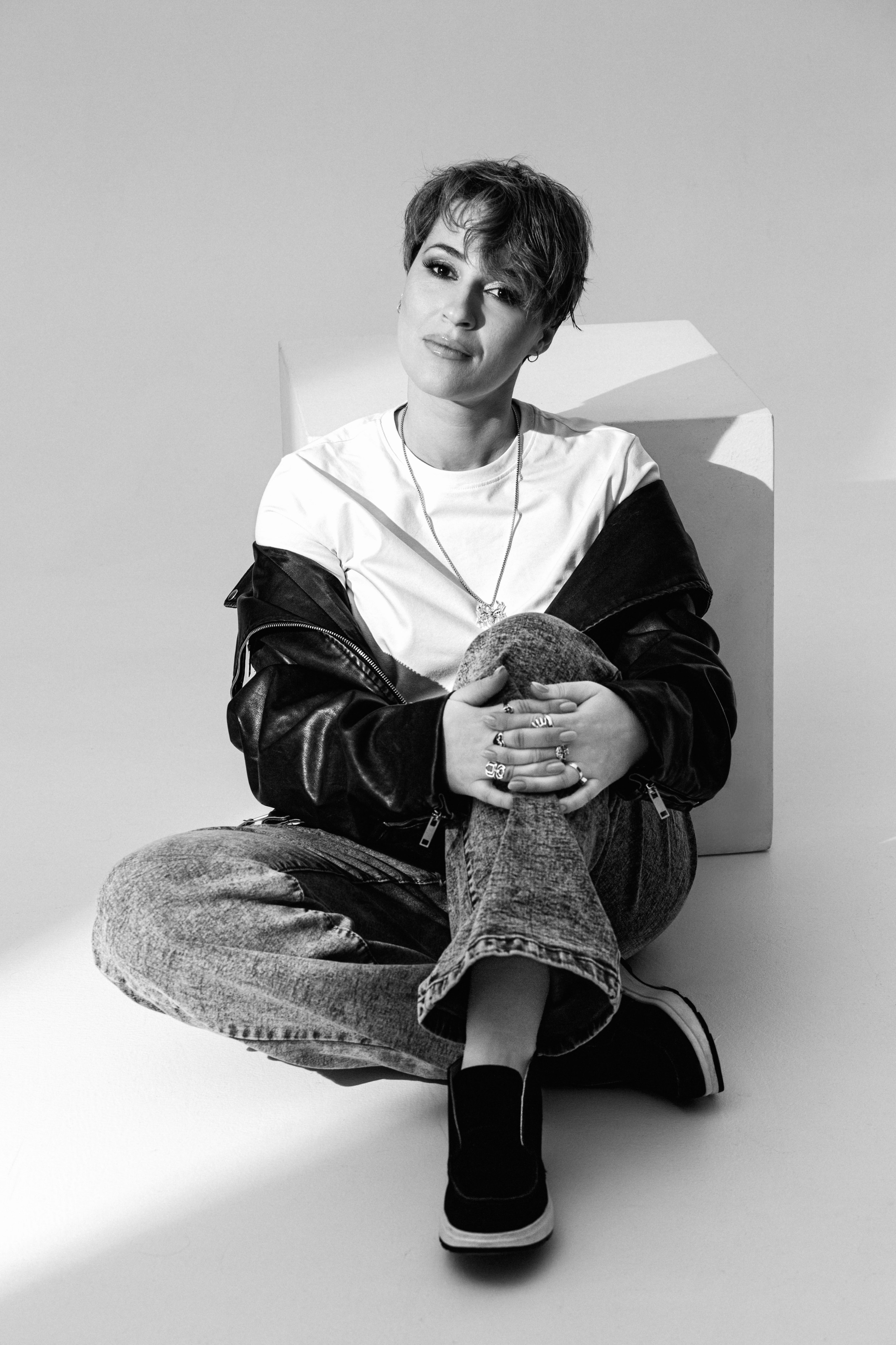 Женская индивидуальная фотосессия в фотостудии в городе Ростове