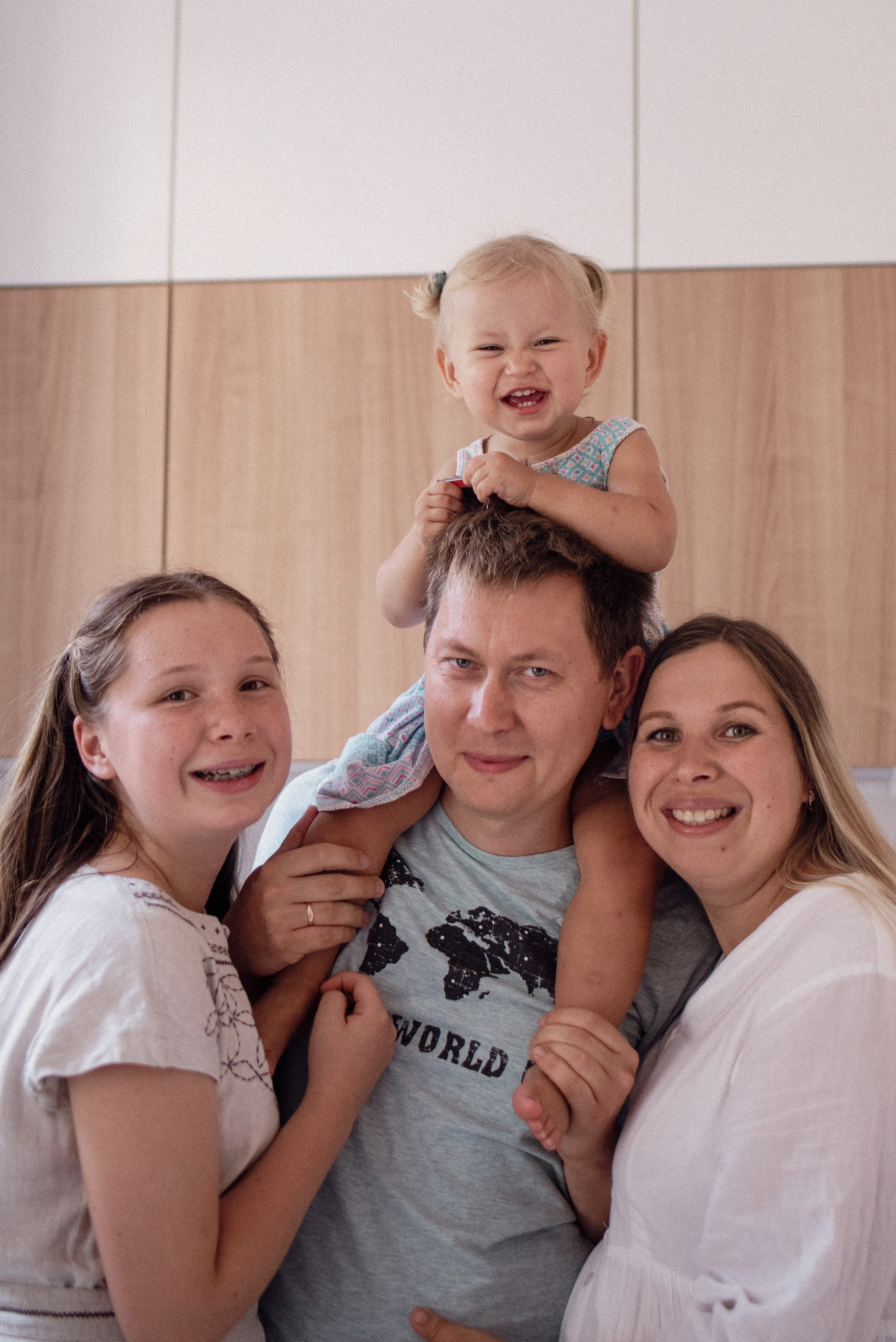 Семья Марины дома. Семейный фотограф в Севастополе Куценко Светлана