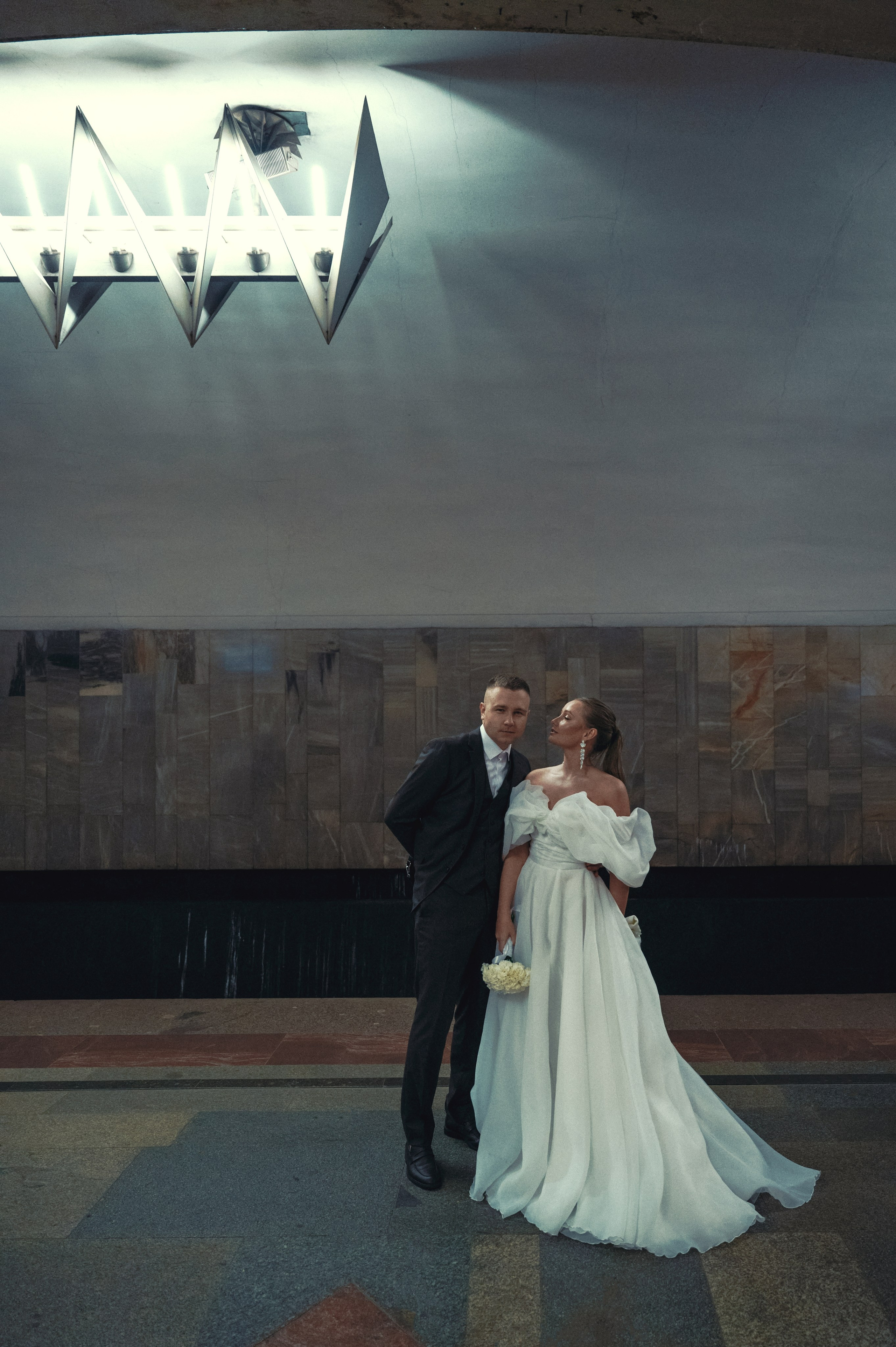 Фотосессия в метро. Свадебный и семейный фотограф Виктория Носачёва. Щелково, Москва и МО