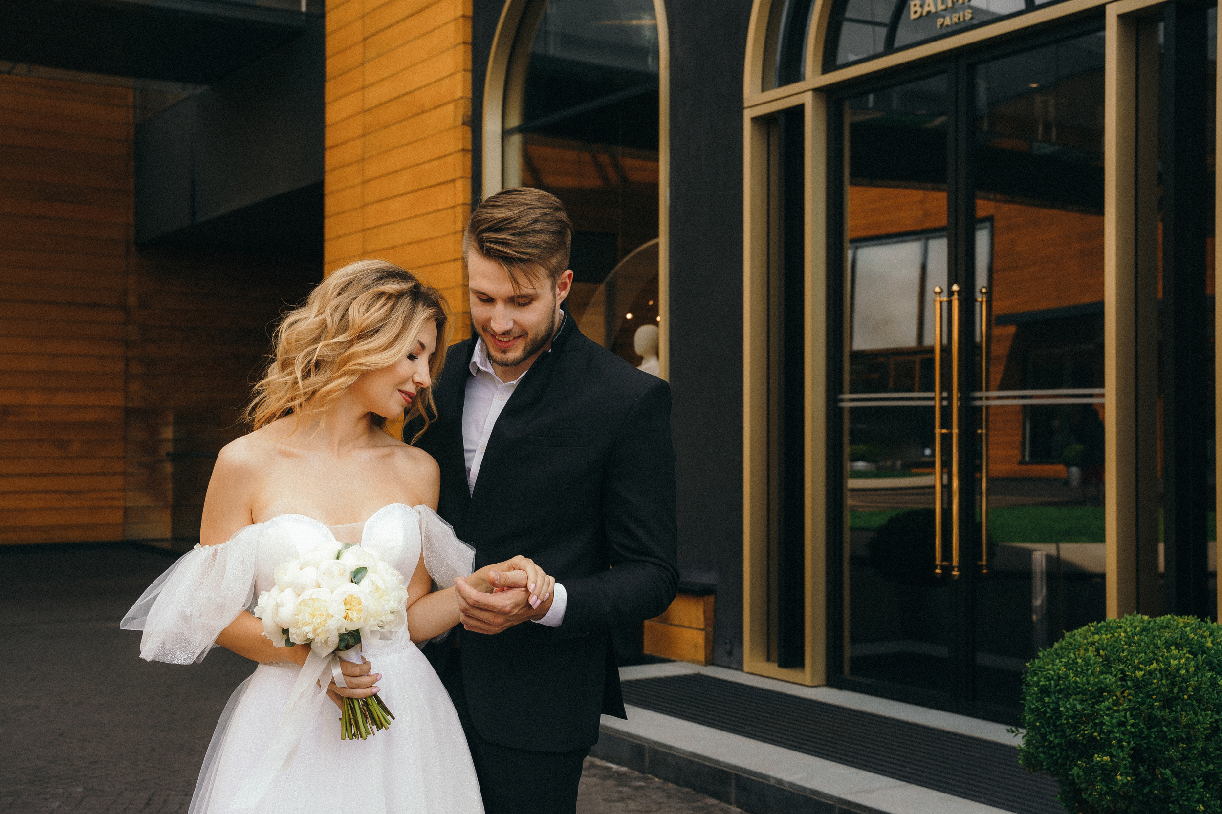 Свадебная фотосессия в Barvikha Luxury Village для Алексея и Юли