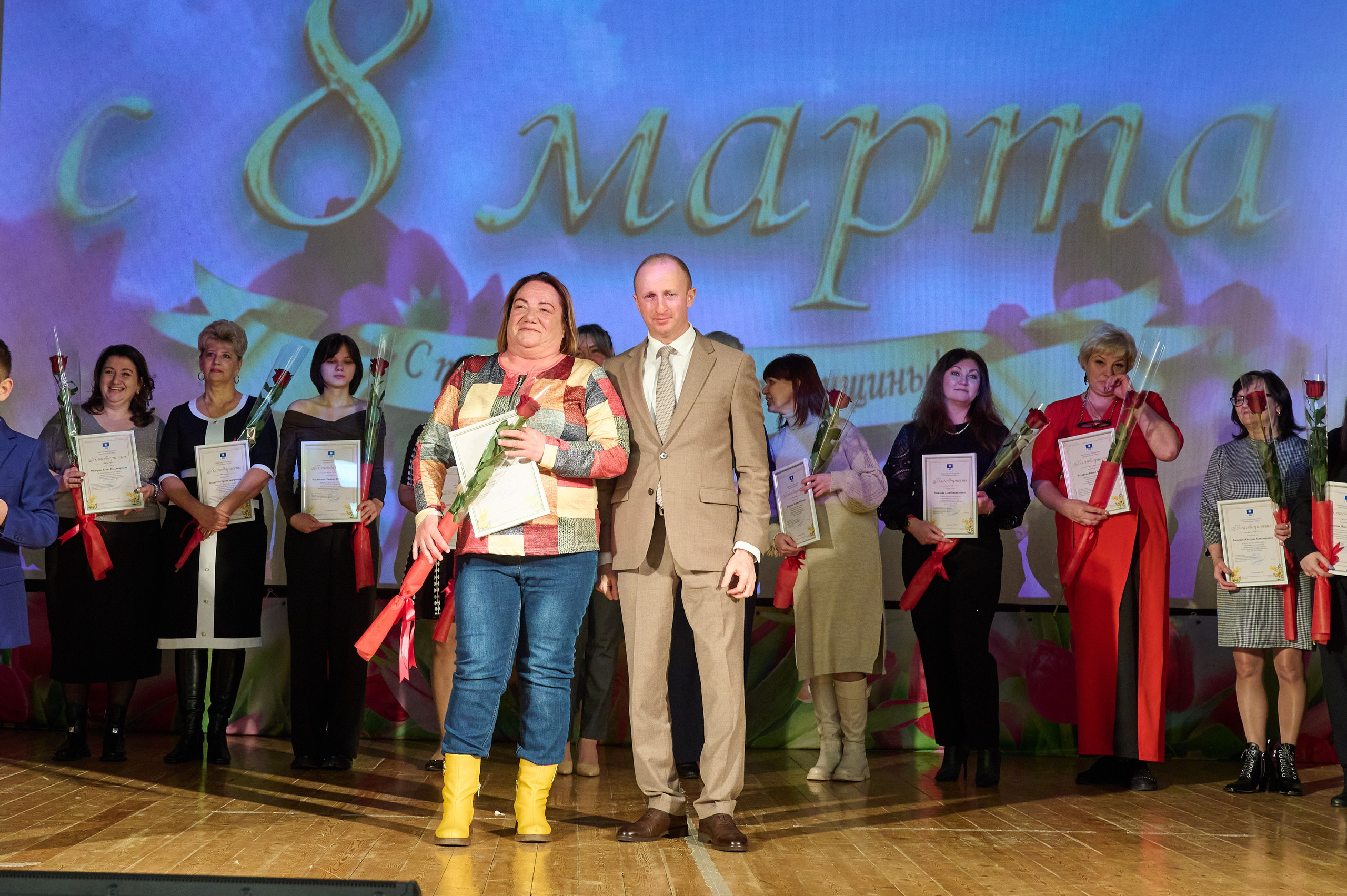 8 марта ДК Кабардинка. Жизнь курорта Кабардинка в фотографиях