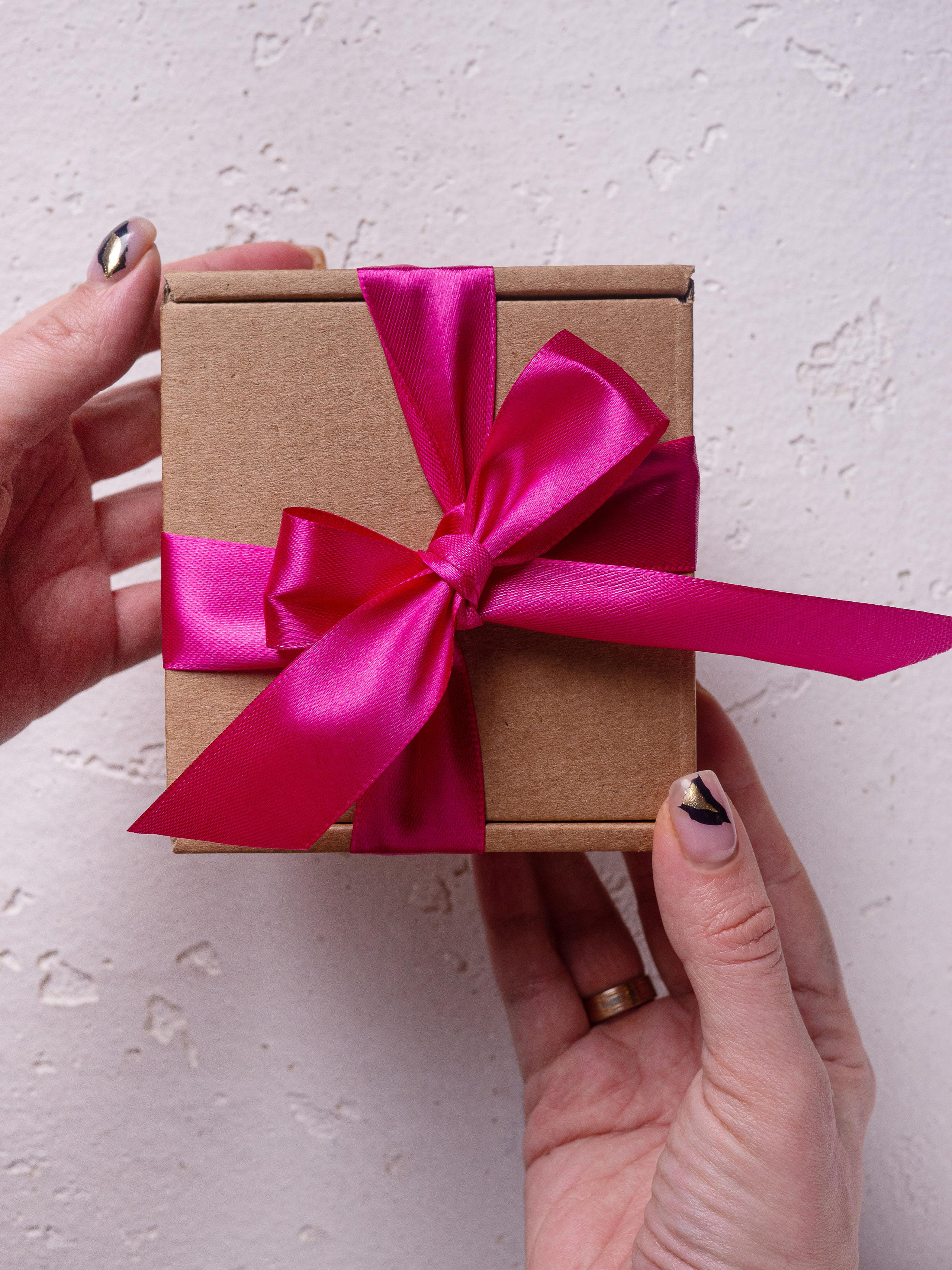 Съемка атласных лент для маркетплейса. Фотограф для маркетплейсов Wildberries и Ozon | Предметная и фуд-съёмка, инфографика и видео для брендов — Анастасия Супрунова