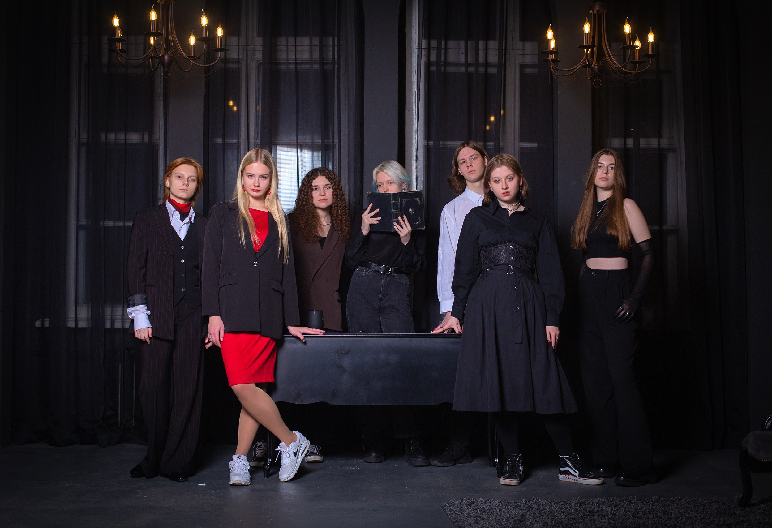 Студийная фотосессия для выпускных альбомов. Жанна Бакунович, ваш профессиональный фотограф в Минске