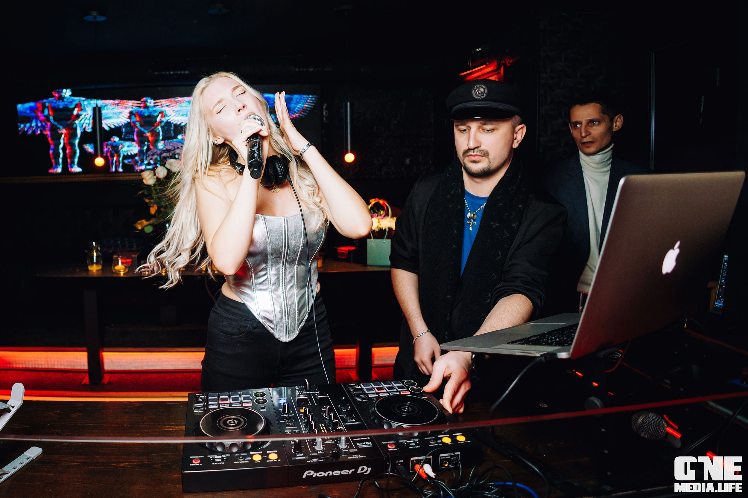 Фоторепортаж из бара Secret. One Media Life: фоторепортажи, фотоотчеты с мероприятий и заведений