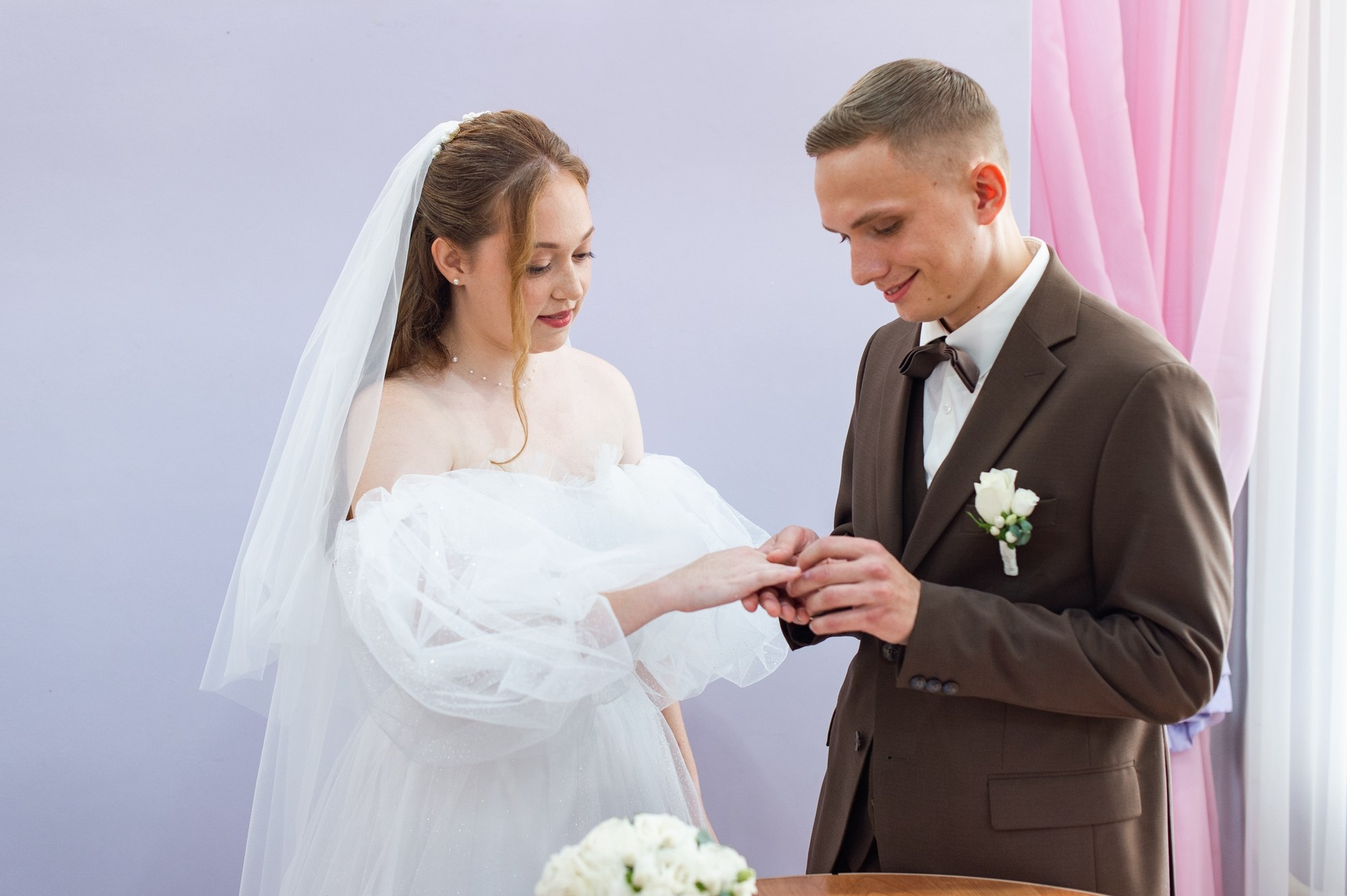 Сияющие молодожёны. Свадебный и семейный фотограф в Омске Мормулев Михаил