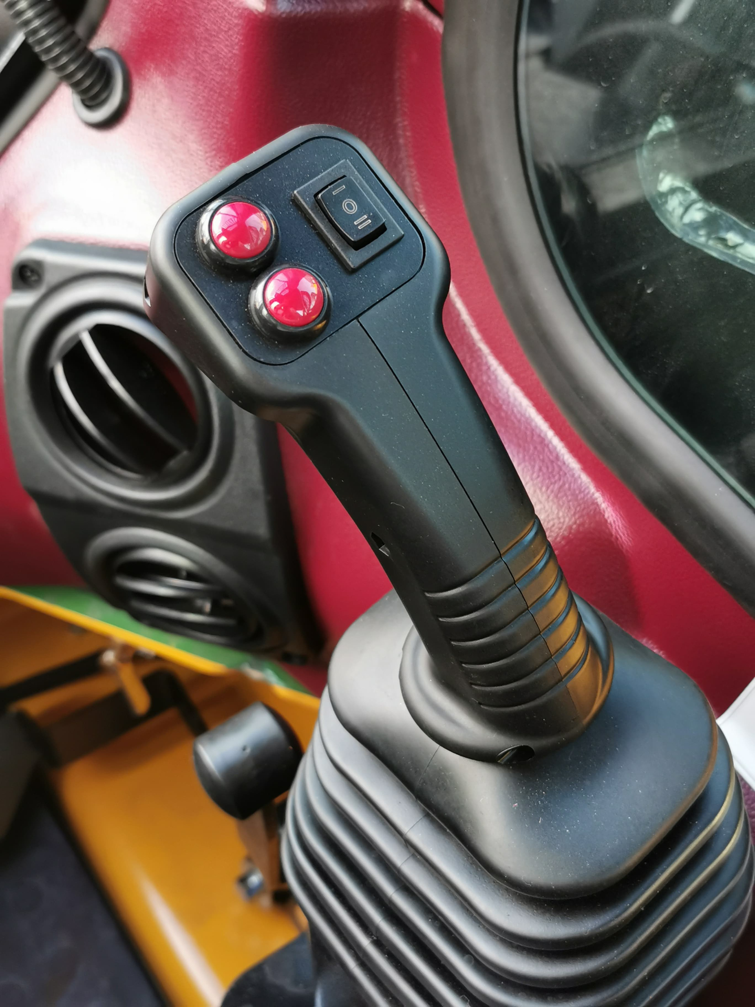 Фото миник Beezone BS750SL. Продажа и обслуживание грузовой техники и спецтехники в г. Новосибирск компания СТИ