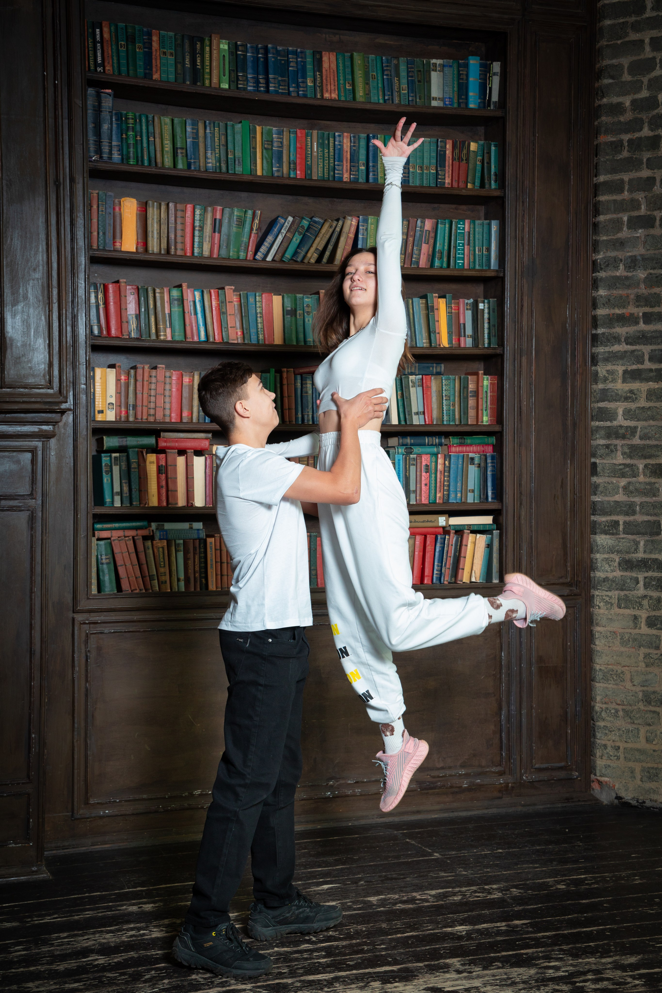 Выпускной альбом 9 и 11 класс. Выпускные альбомы в Москве и Подмосковье