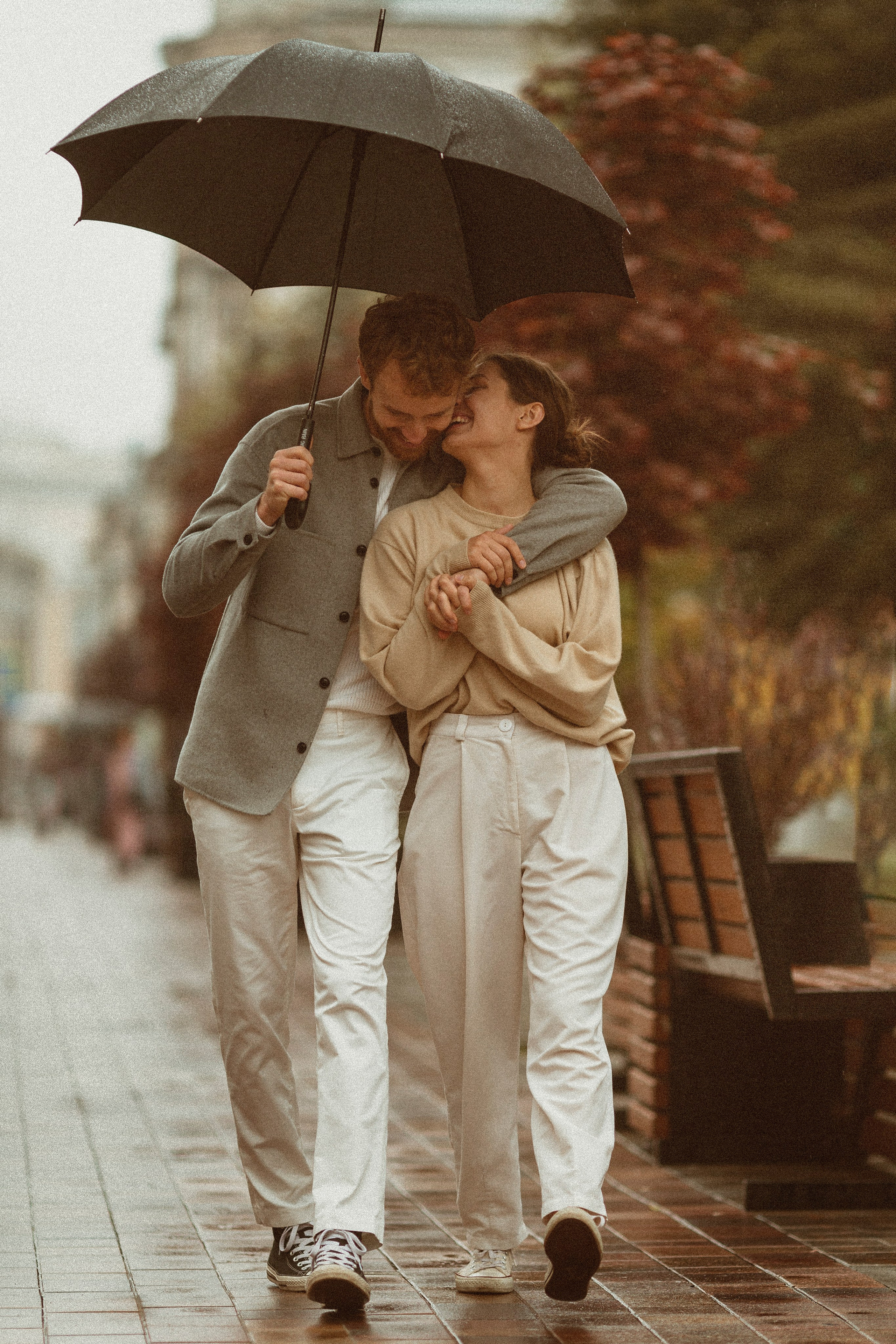 ПРОГУЛКА ПАВЛА И КАТИ ПОД ДОЖДËМ. Свадебный фотограф в Санкт-Петербурге Алиса Беликова