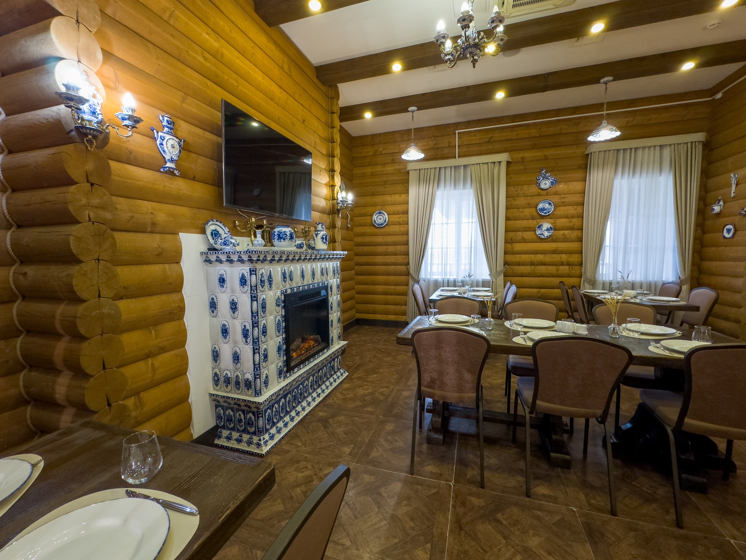 Банкетный зал «Гжель», ресторана «Дача ". Фотограф в Оренбурге. Профессиональный фотограф