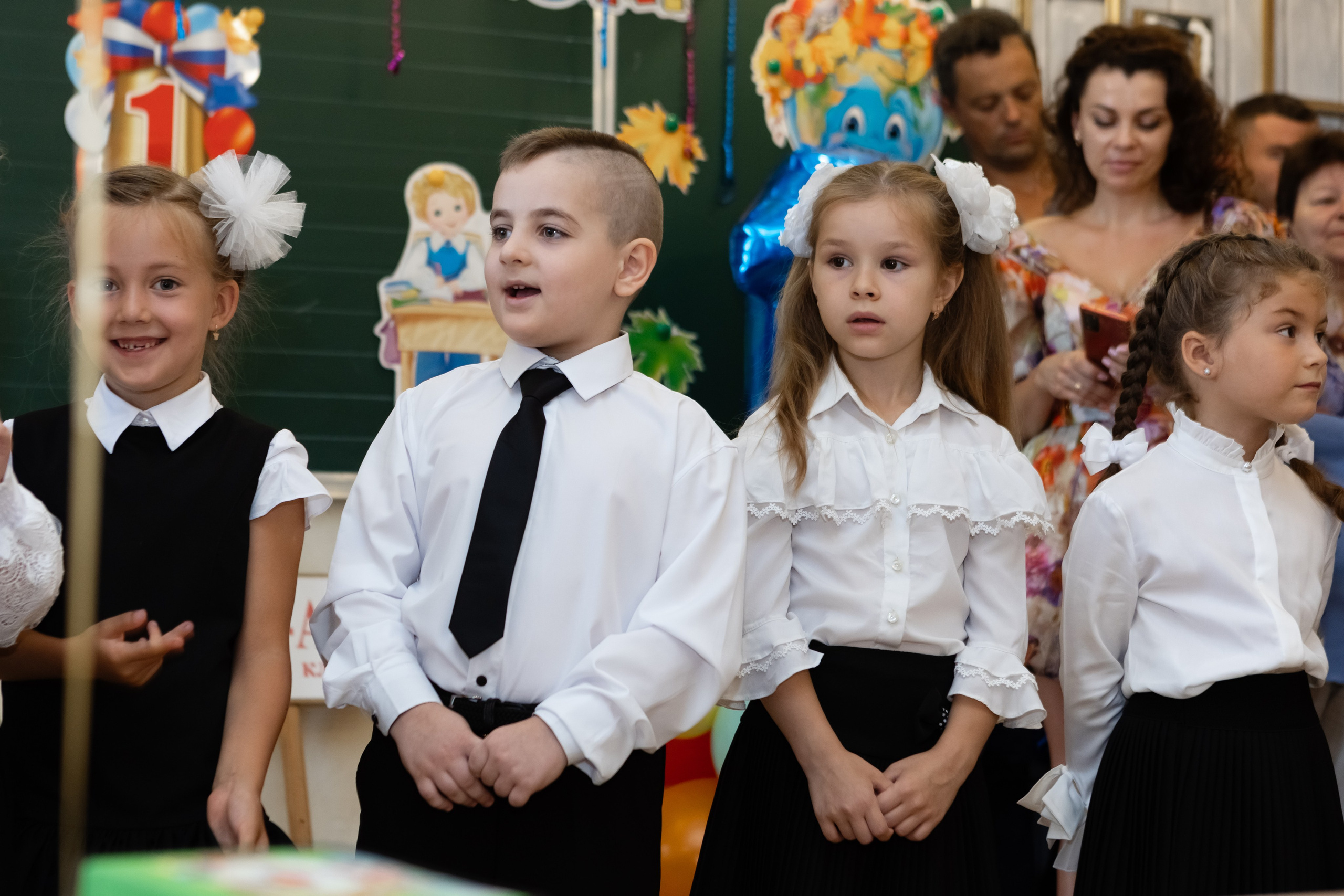 Первый раз — в первый класс. Фотосессия первоклассников 1 сентября. Свадебный фотограф, фотосъемка в Крыму, Севастополе, Симферополе, Ялте