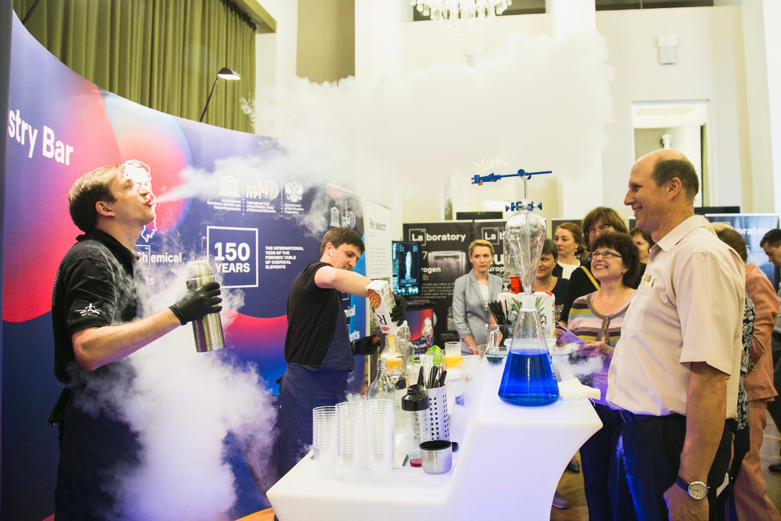 Профессиональный фотограф Евгений Земцов в Москве. Контент съемка, репортаж мероприятий, бизнес портреты